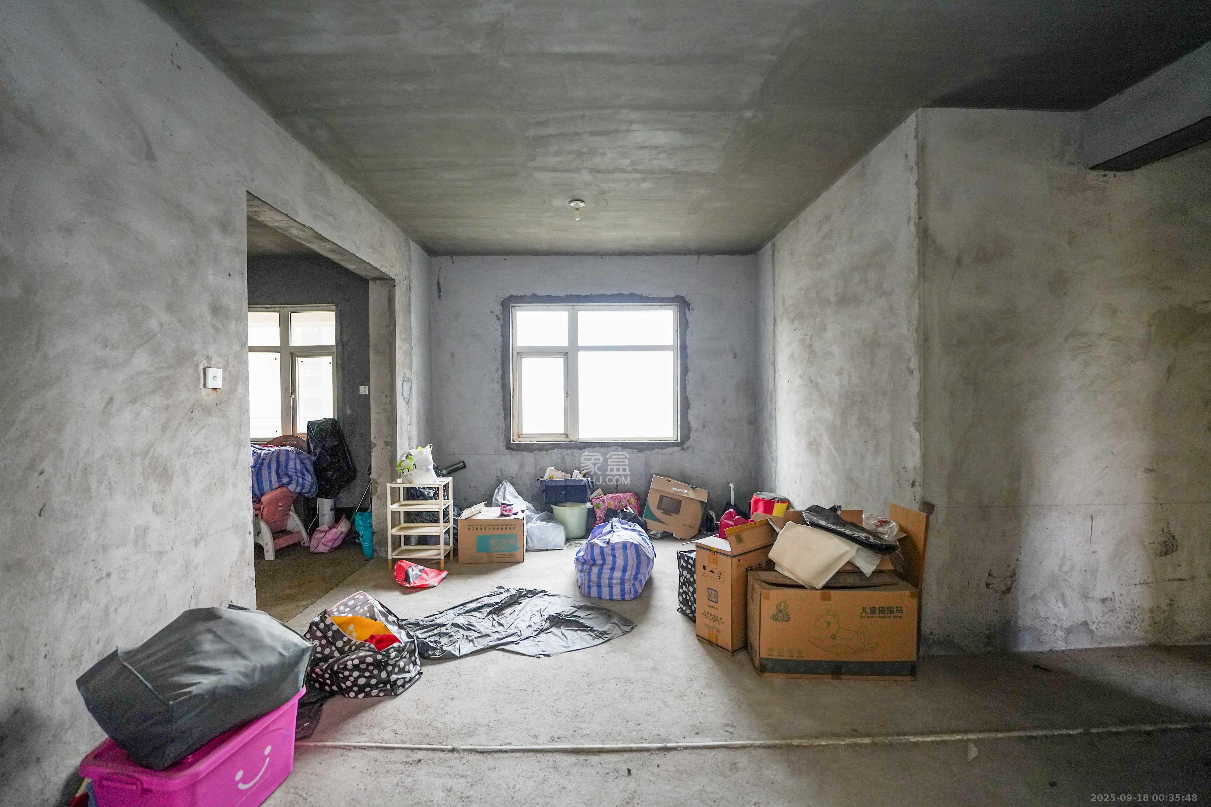 嘉华城(一期)  5室2厅2卫    149.0万 嘉华城(一期)  5室2厅2卫    149.0万