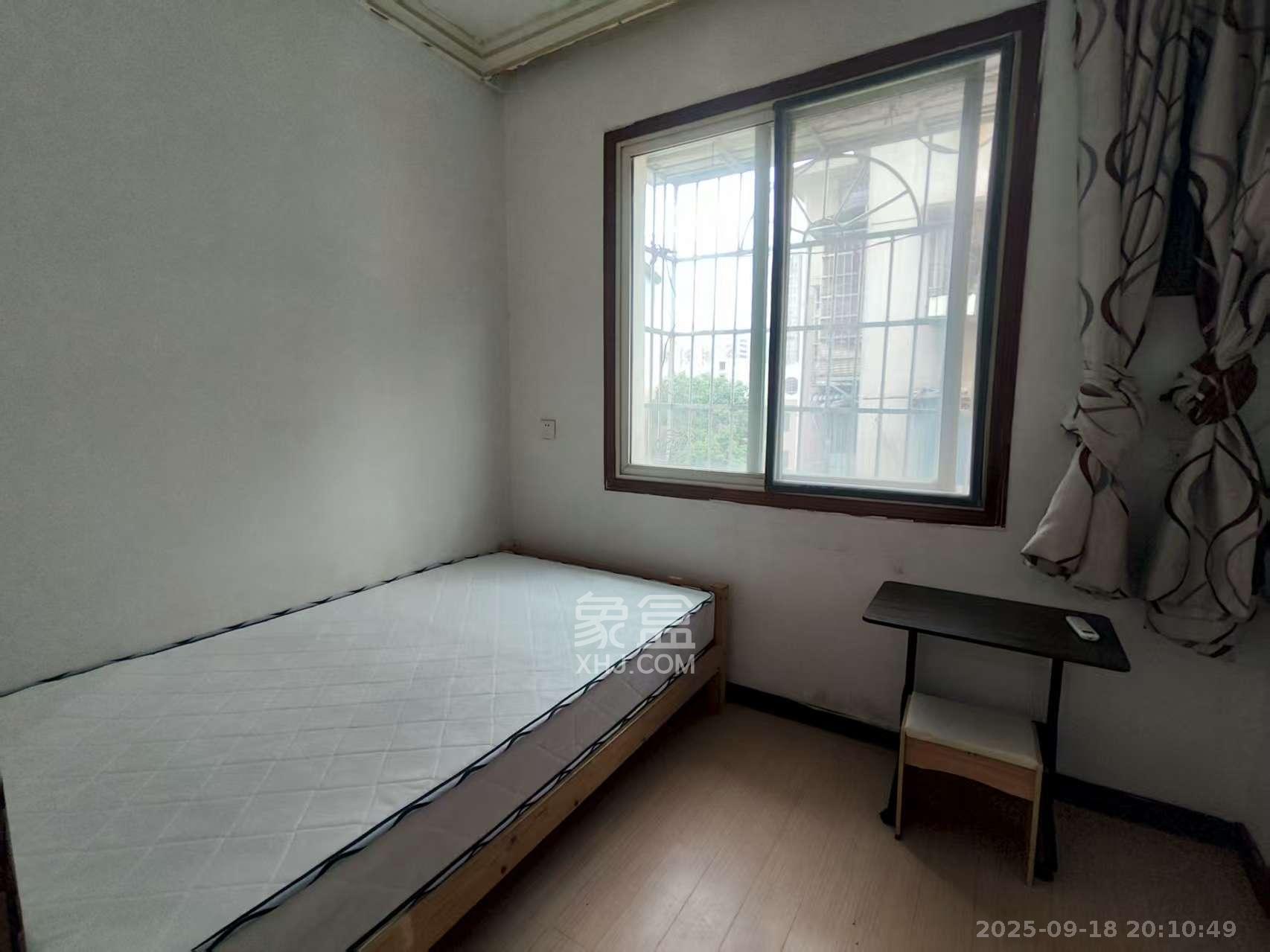 向韶村 1室0厅0卫 1800.0元/月 向韶村 1室0厅0卫 1800.0元/月室内图