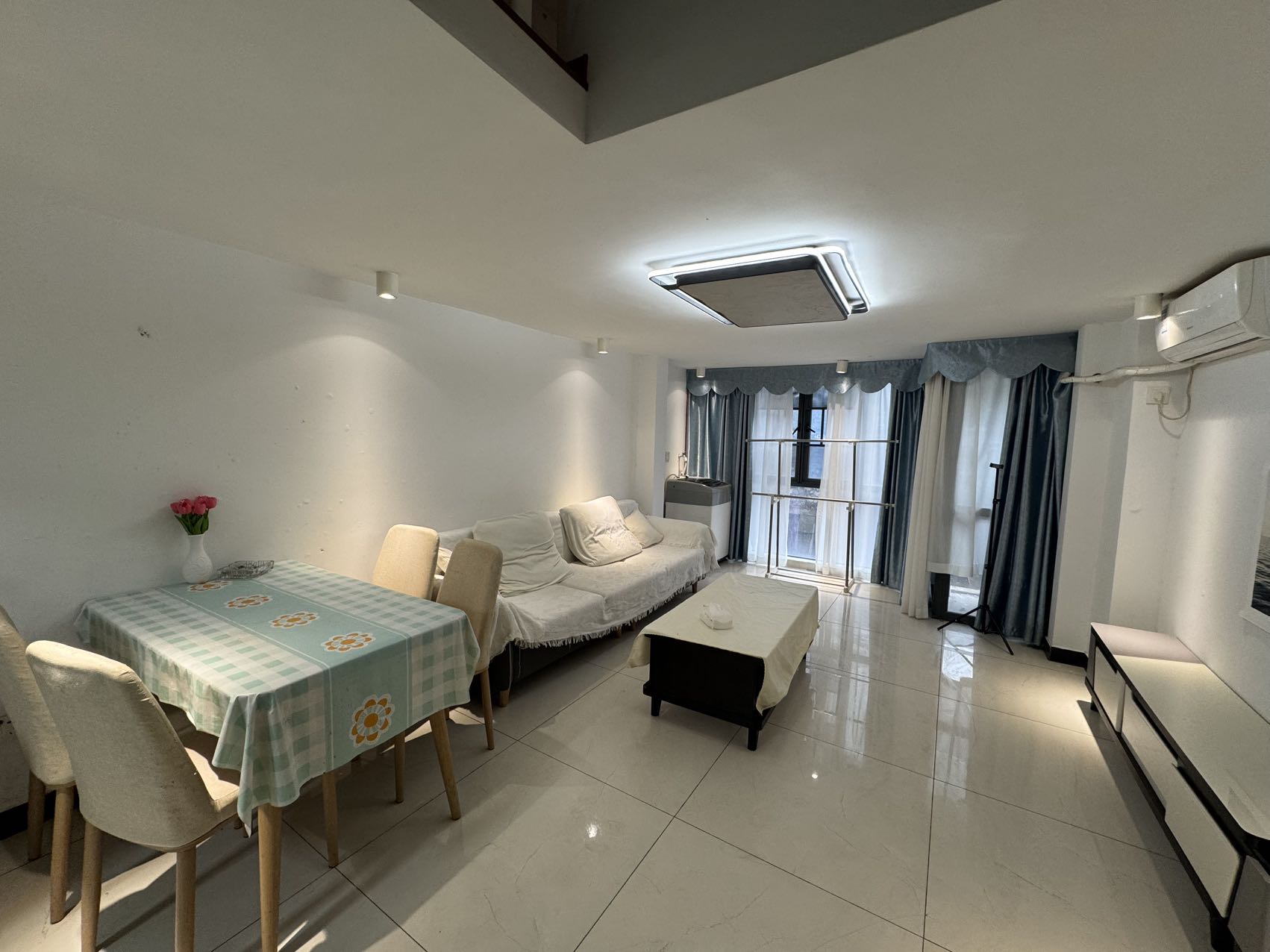 裕天国际商汇中心  2室1厅1卫    1800.0元/月户型图