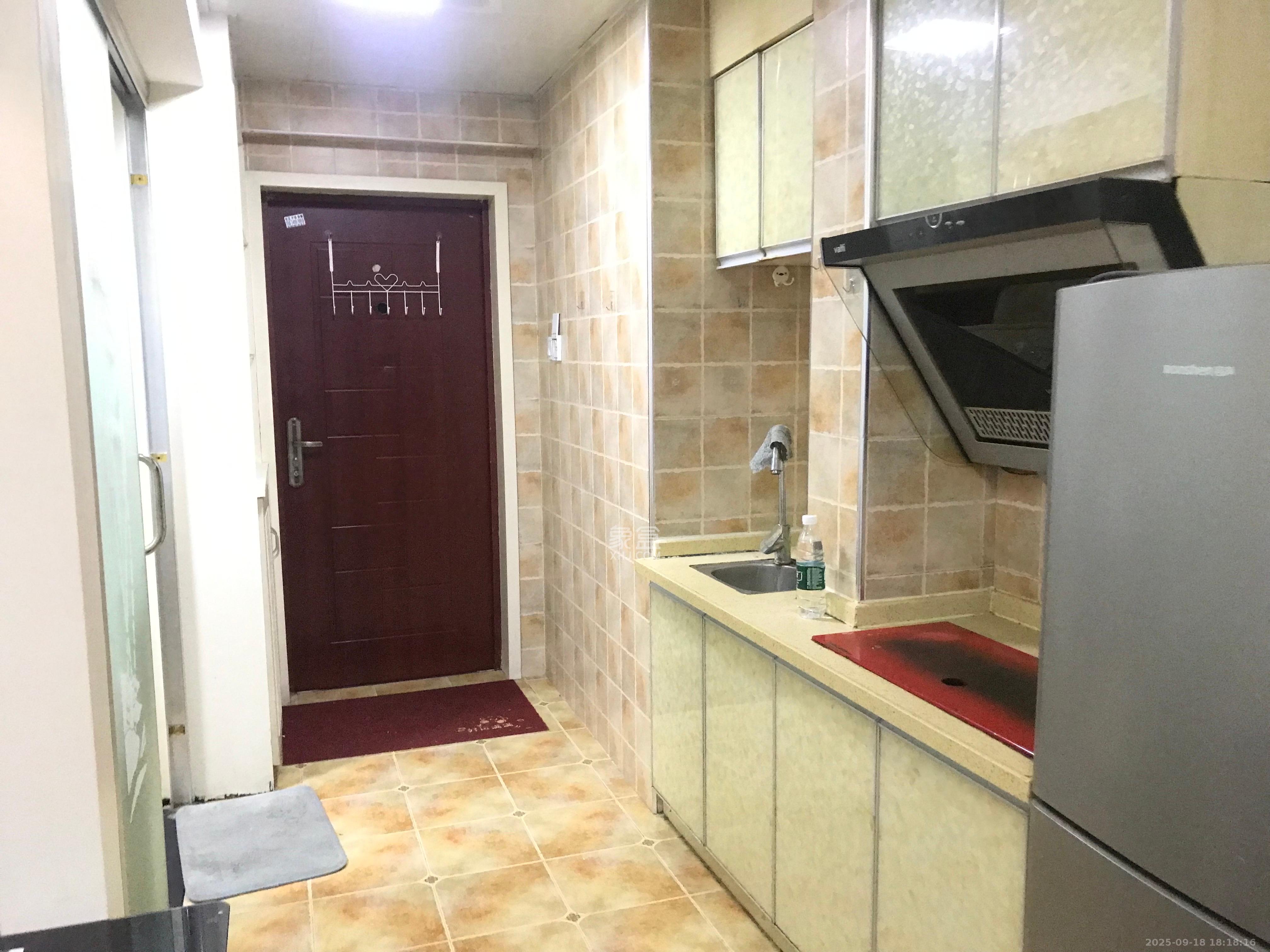 新长海广场  1室1厅1卫    1100.0元/月室内图