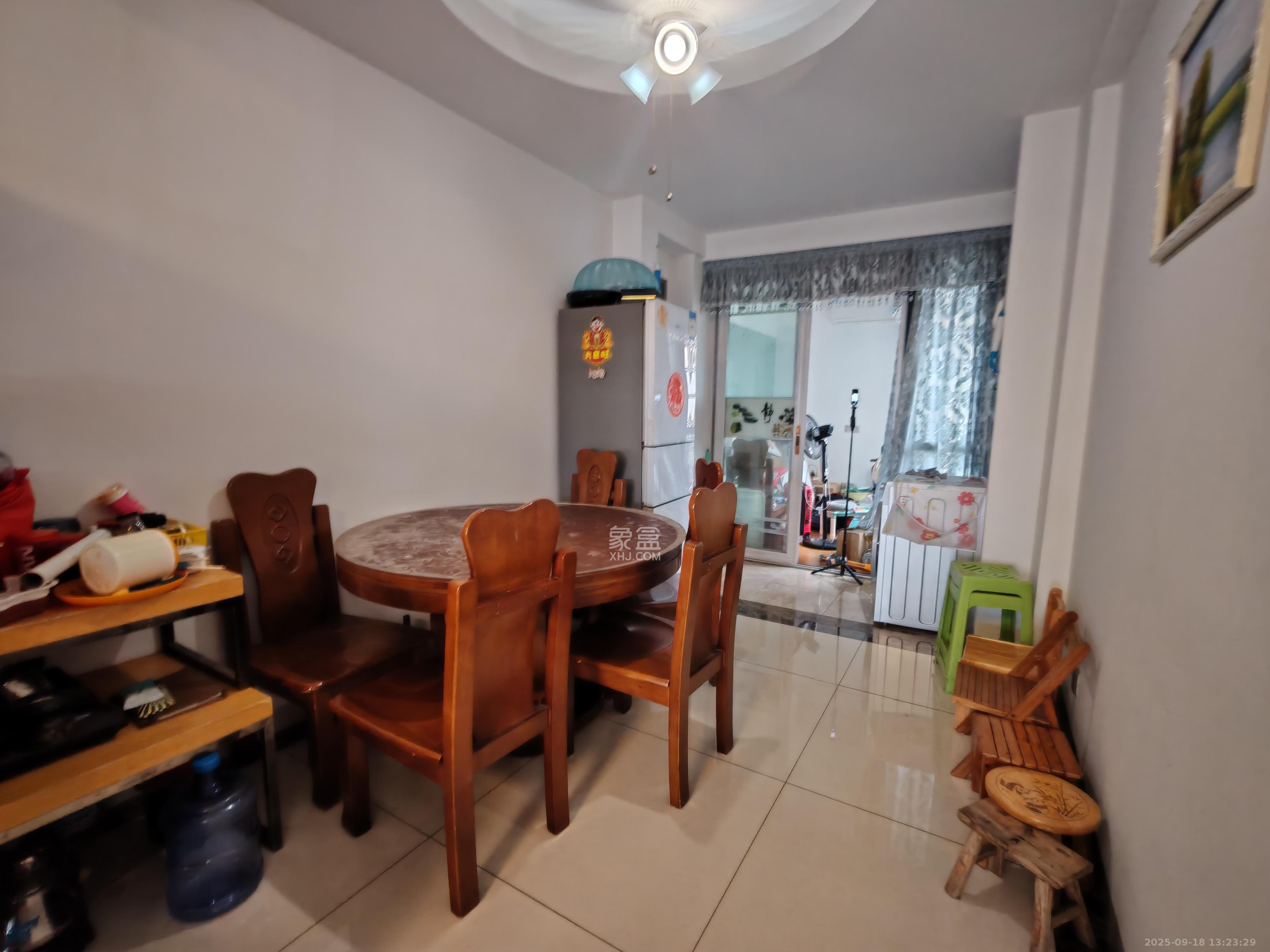 城市山水豪园(山水城市风景) 3室2厅2卫 3000.0元/月 城市山水豪园(山水城市风景) 3室2厅2卫 3000.0元/月室内图