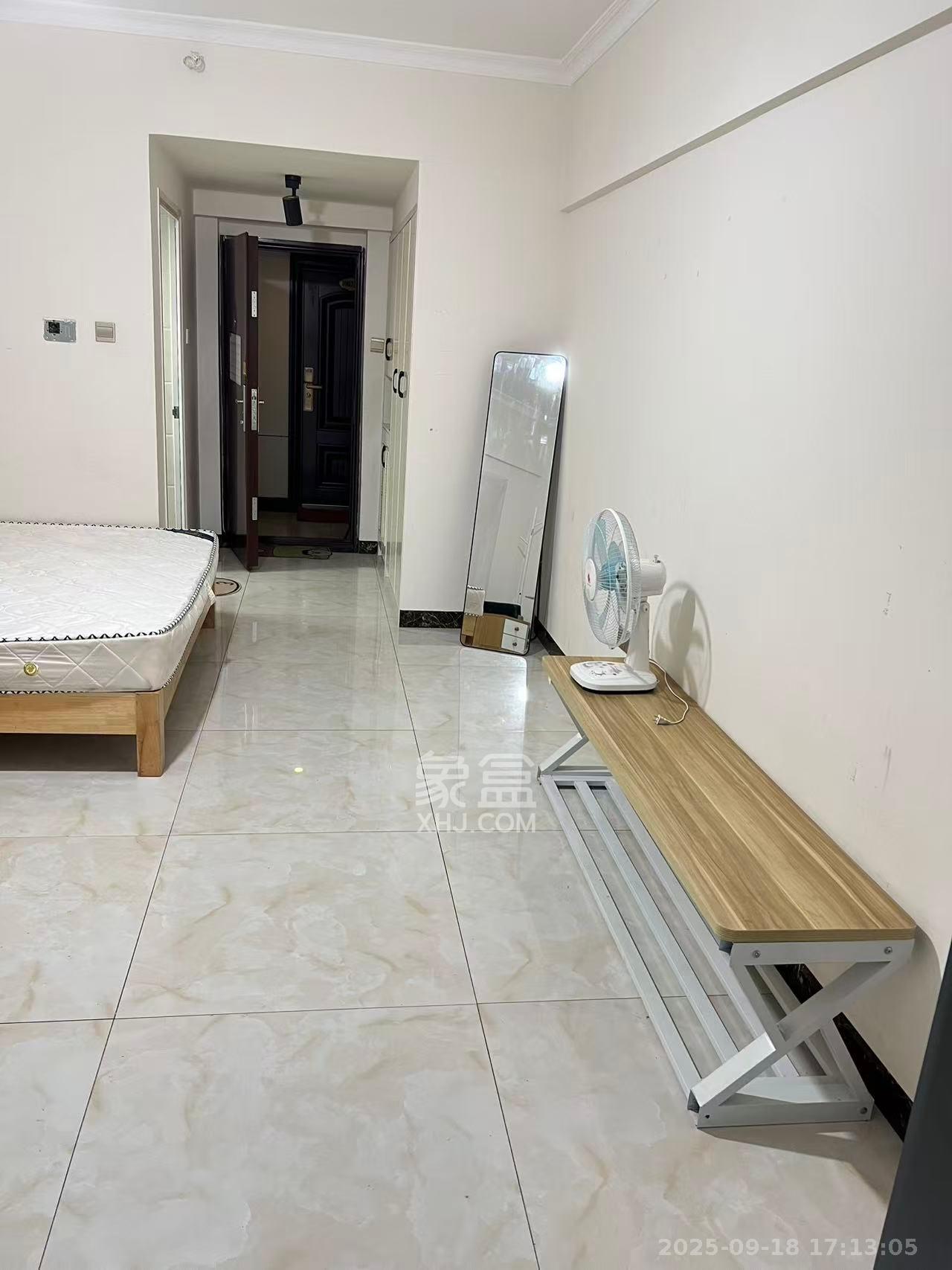 五一钻界  1室1厅1卫    2000.0元/月室内图