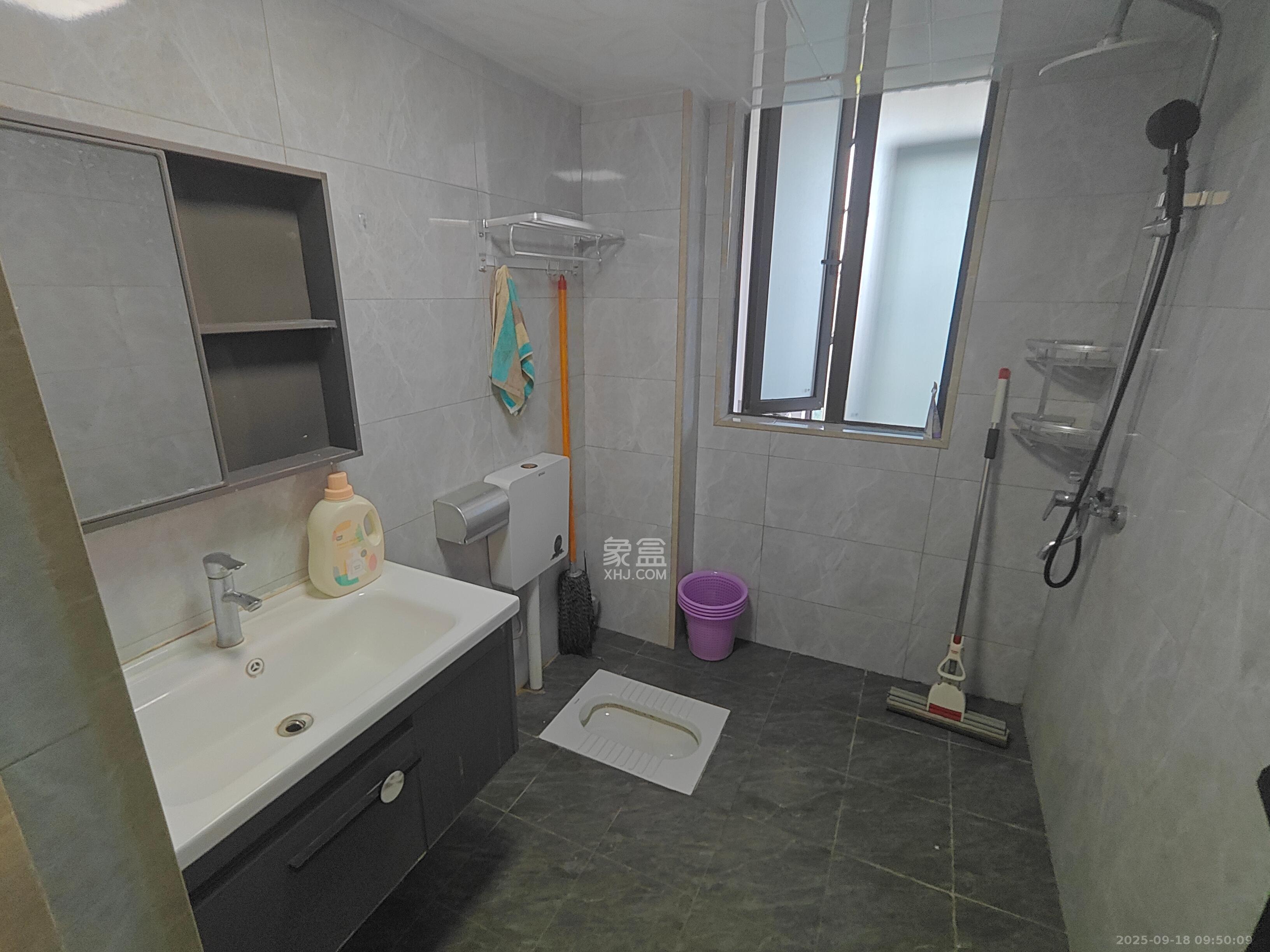 中一九骏（枫桥苑）  4室1厅2卫    4000.0元/月室内图