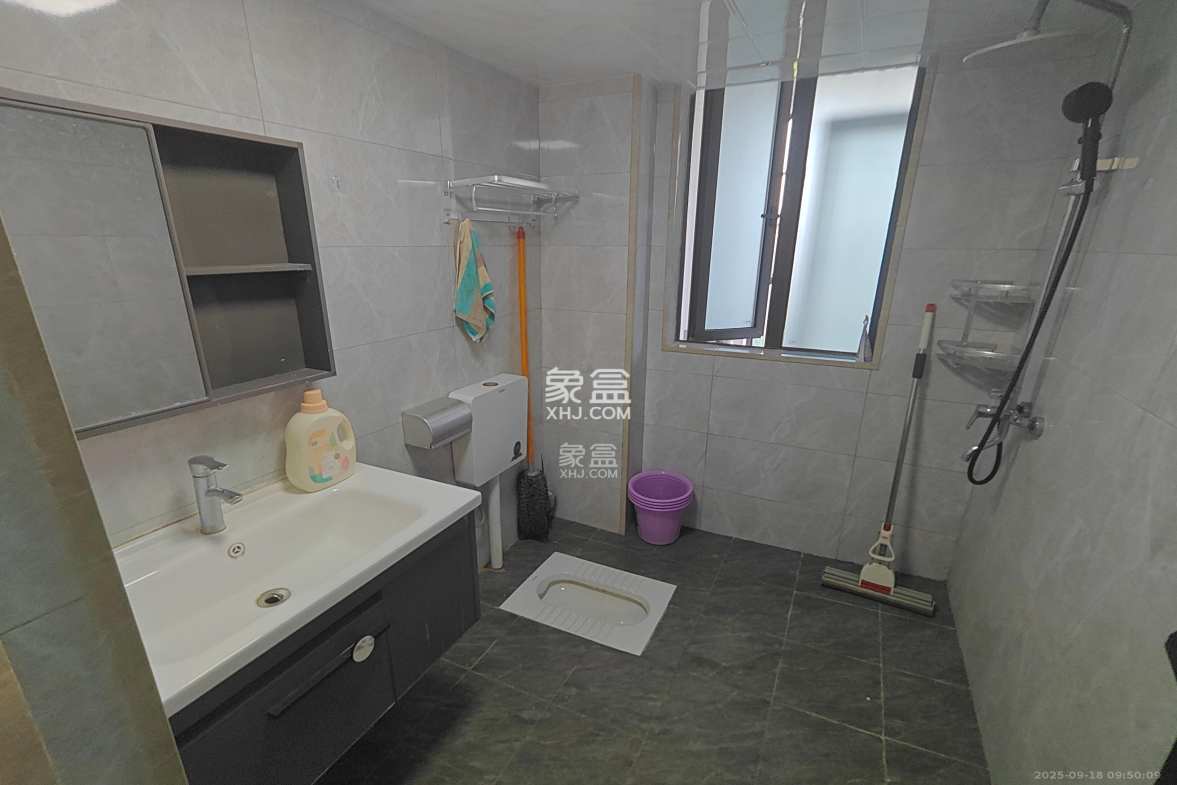 中一九骏(枫桥苑) 4室1厅2卫 4000.0元/月 中一九骏(枫桥苑) 4室1厅2卫 4000.0元/月室内图