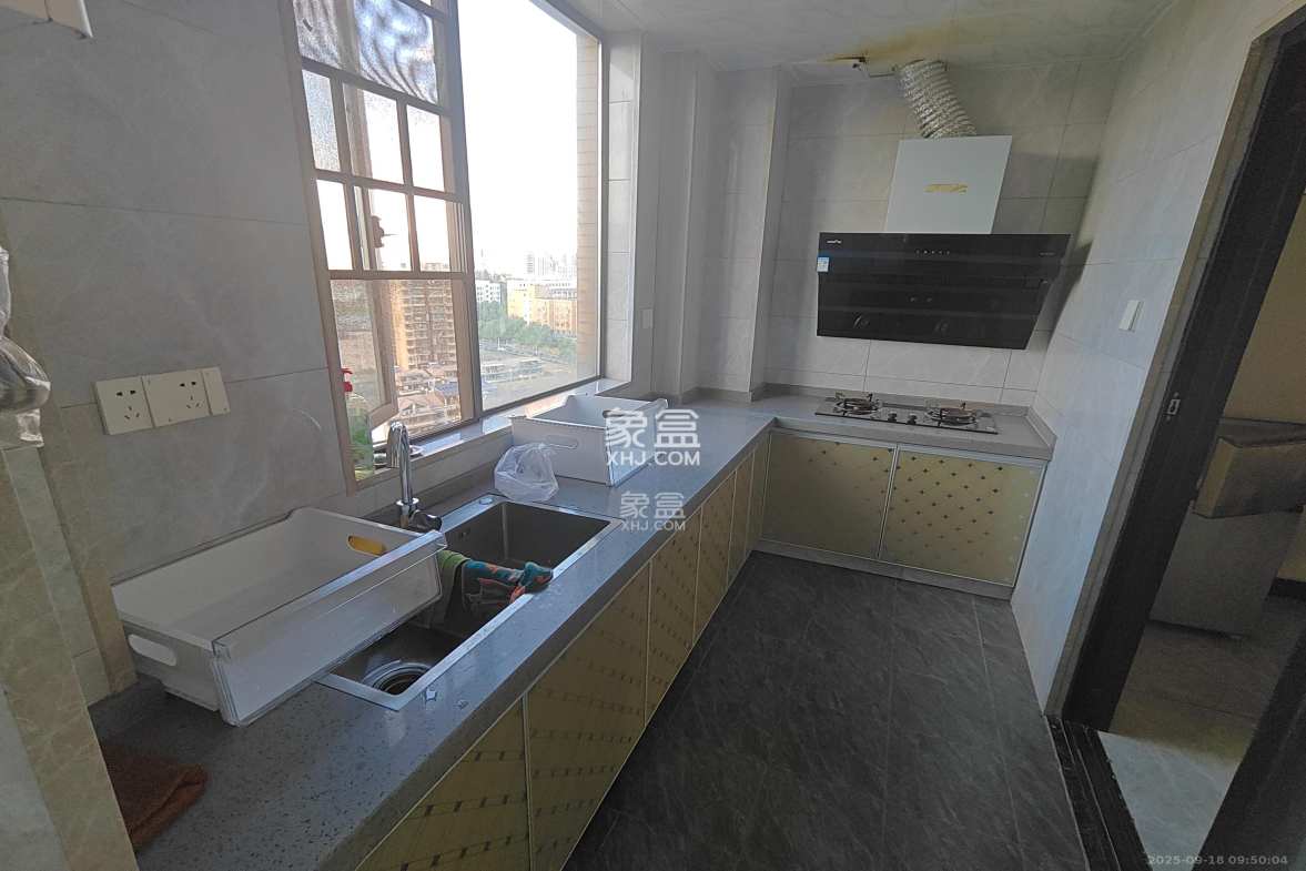 中一九骏(枫桥苑) 4室1厅2卫 4000.0元/月 中一九骏(枫桥苑) 4室1厅2卫 4000.0元/月室内图