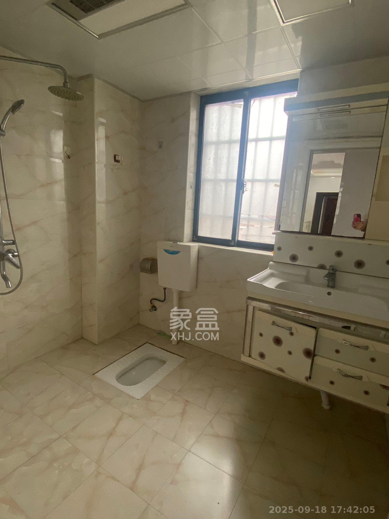 高林仕家 2室1厅1卫 2000.0元/月 高林仕家 2室1厅1卫 2000.0元/月室内图