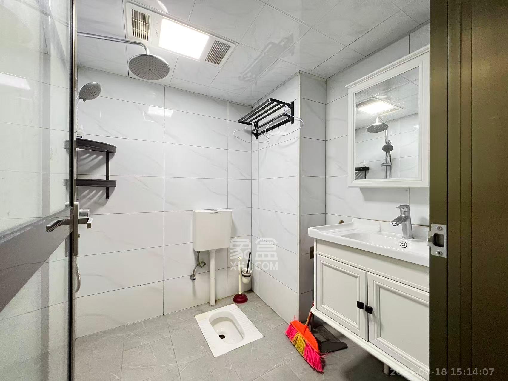 鹏程府 1室1厅1卫 1800.0元/月 鹏程府 1室1厅1卫 1800.0元/月室内图