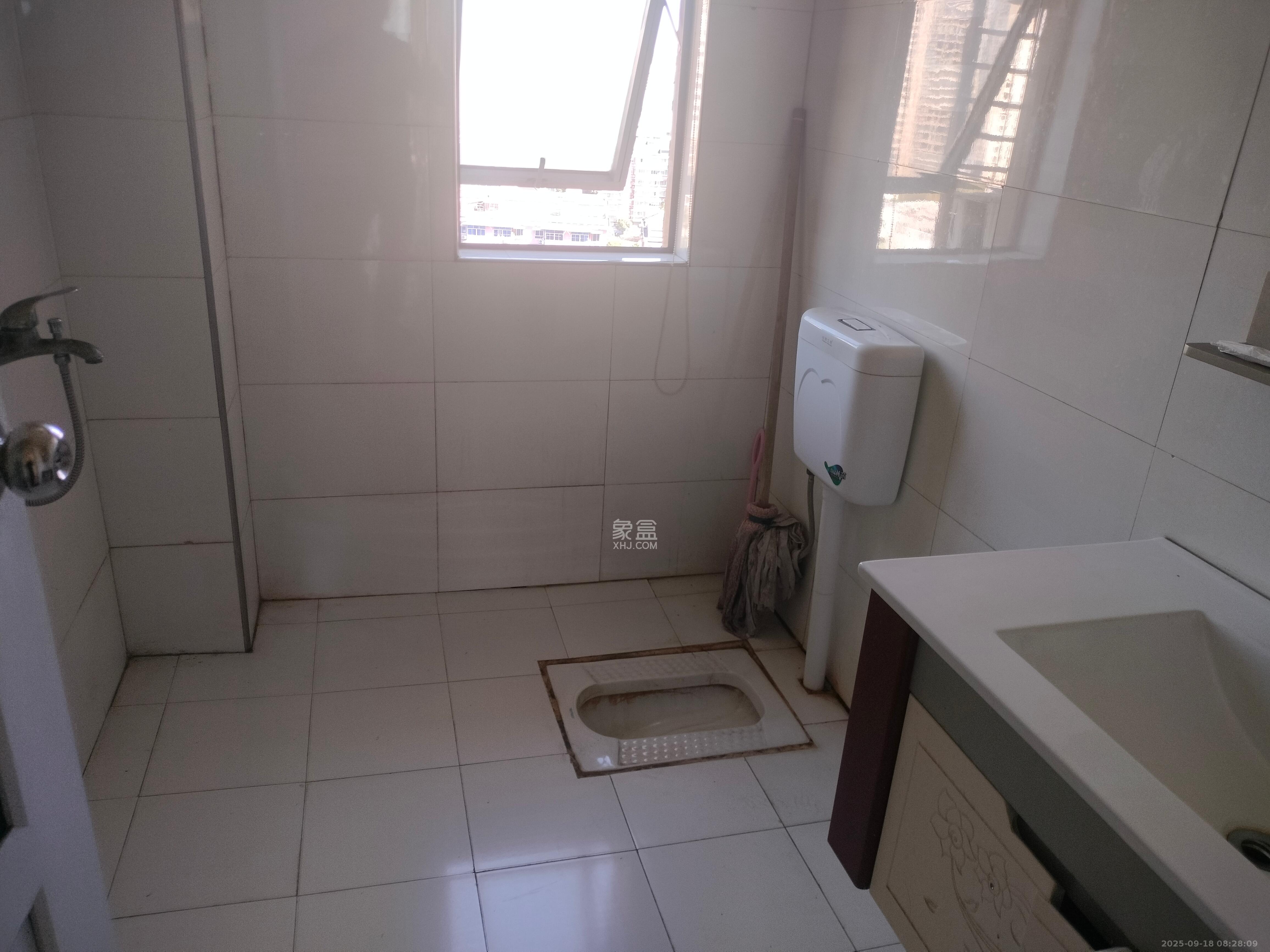 华菱蓝调国际（华菱.香墅美地）  3室2厅2卫    2600.0元/月室内图