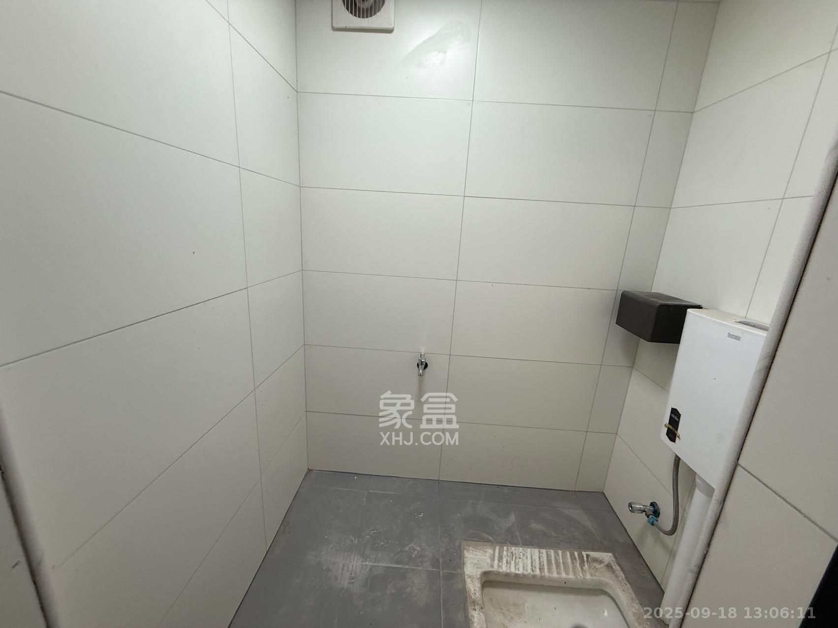 绿地V岛 2室1厅1卫 4800.0元/月 绿地V岛 2室1厅1卫 4800.0元/月室内图