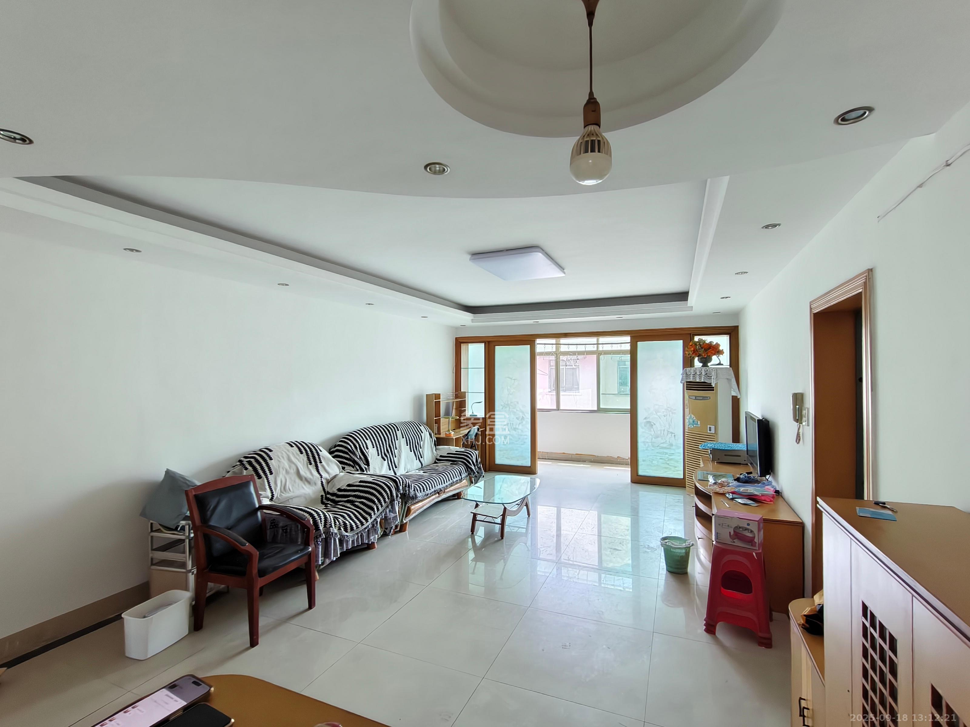 人民新村 3室2厅2卫 2600.0元/月 人民新村 3室2厅2卫 2600.0元/月室内图