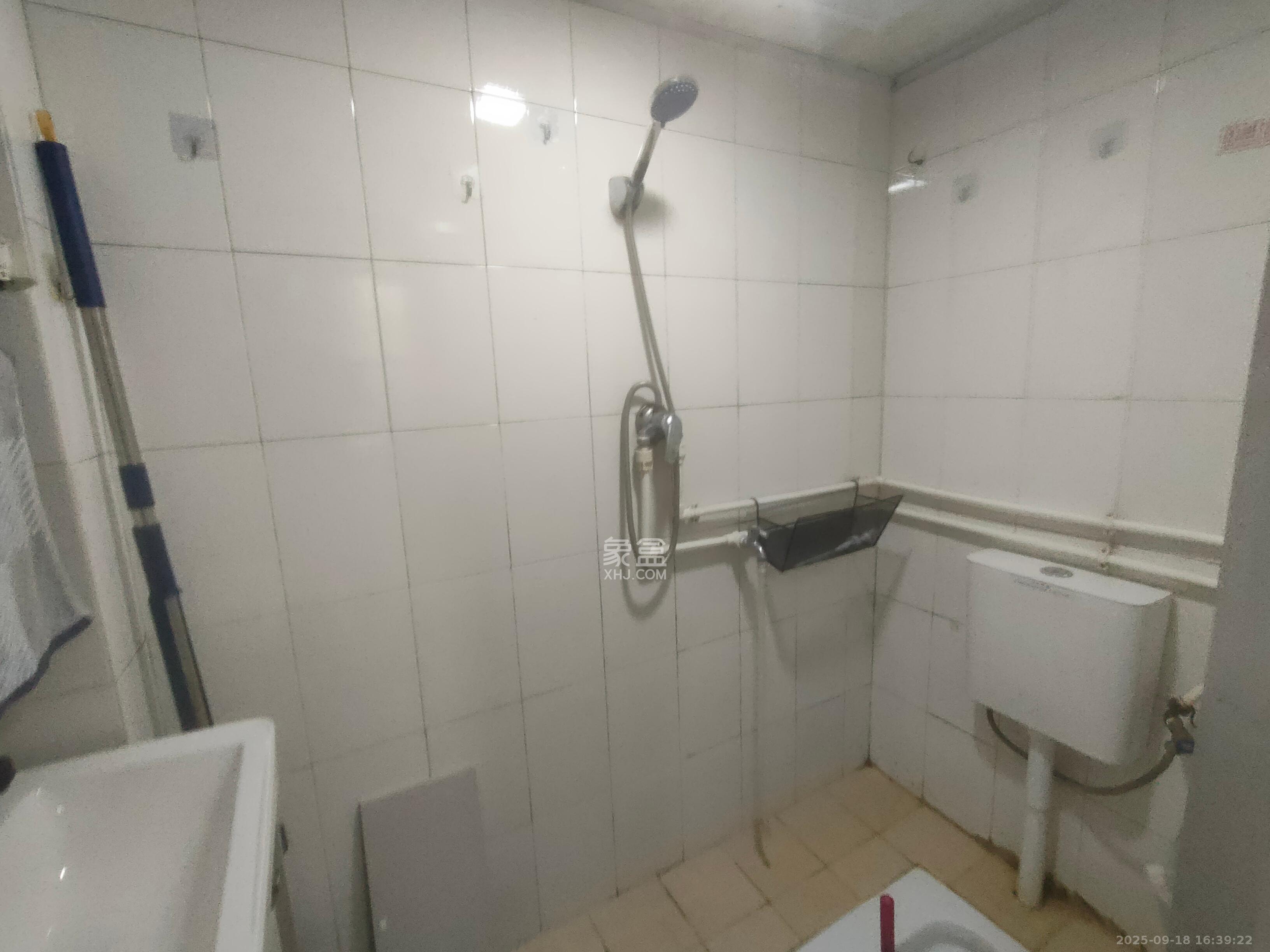 林业厅宿舍  3室1厅1卫    2200.0元/月室内图