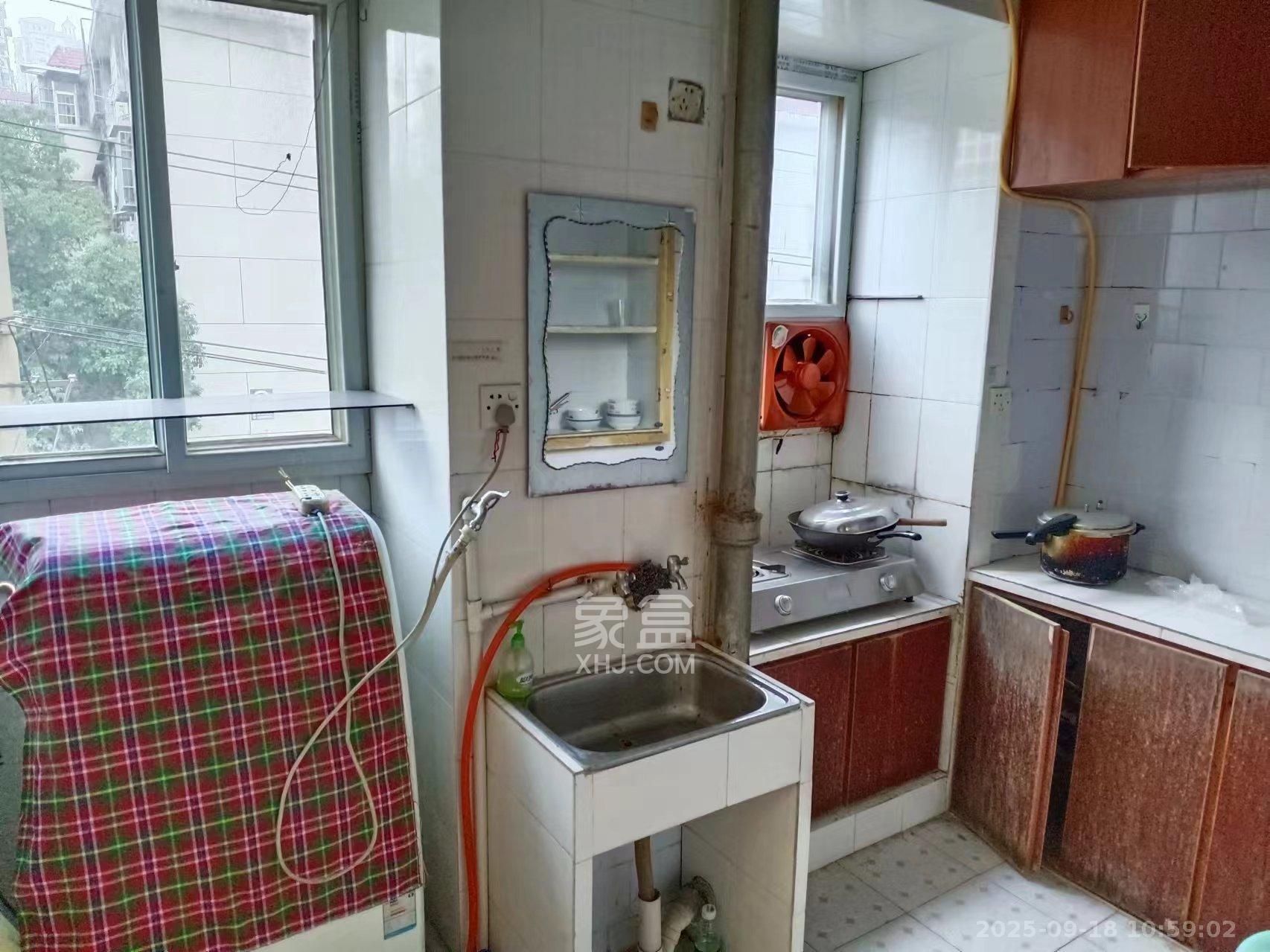 静谧园  2室1厅1卫    1300.0元/月室内图