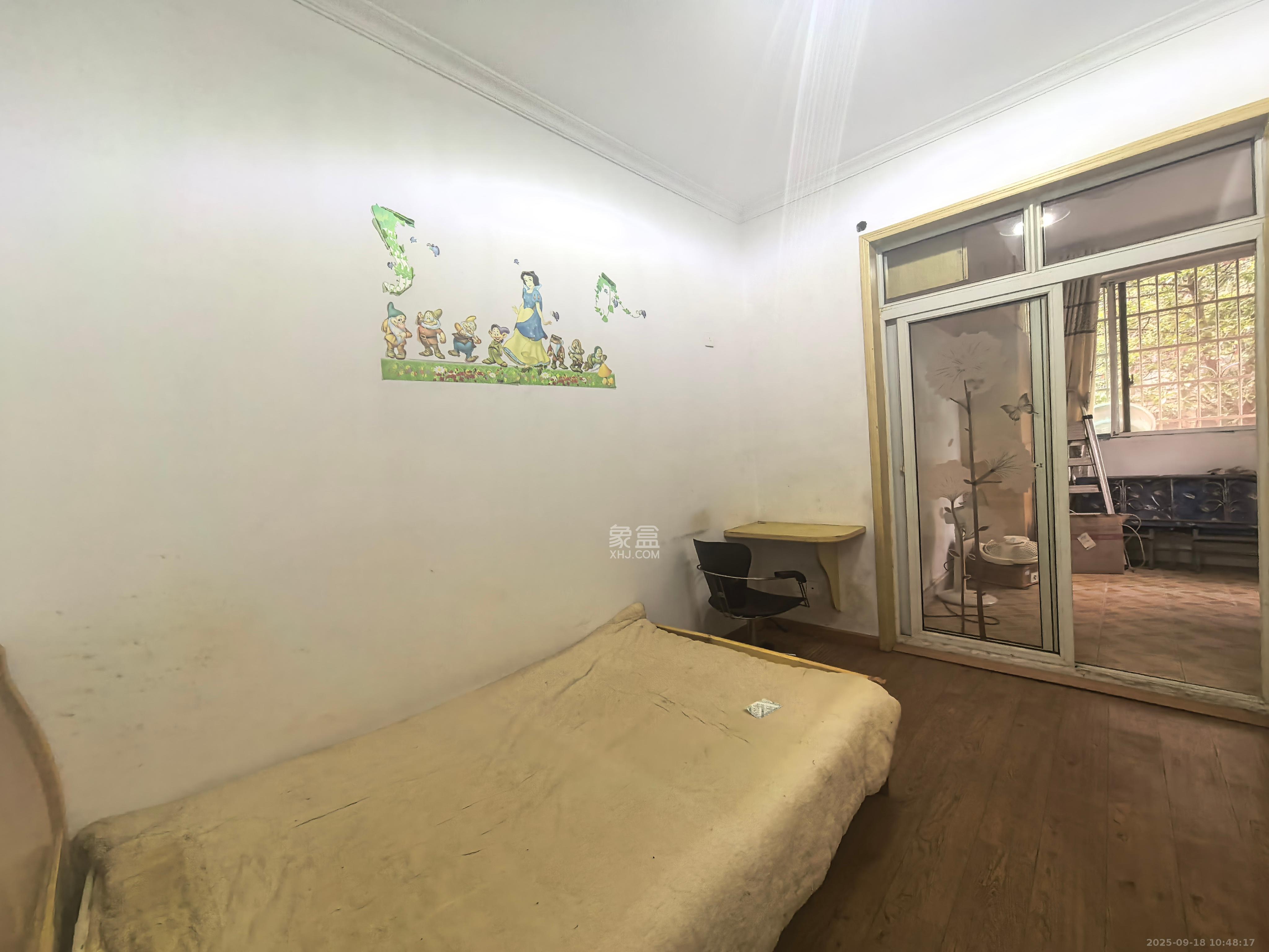 景荣华苑 3室2厅2卫 2400.0元/月 景荣华苑 3室2厅2卫 2400.0元/月室内图