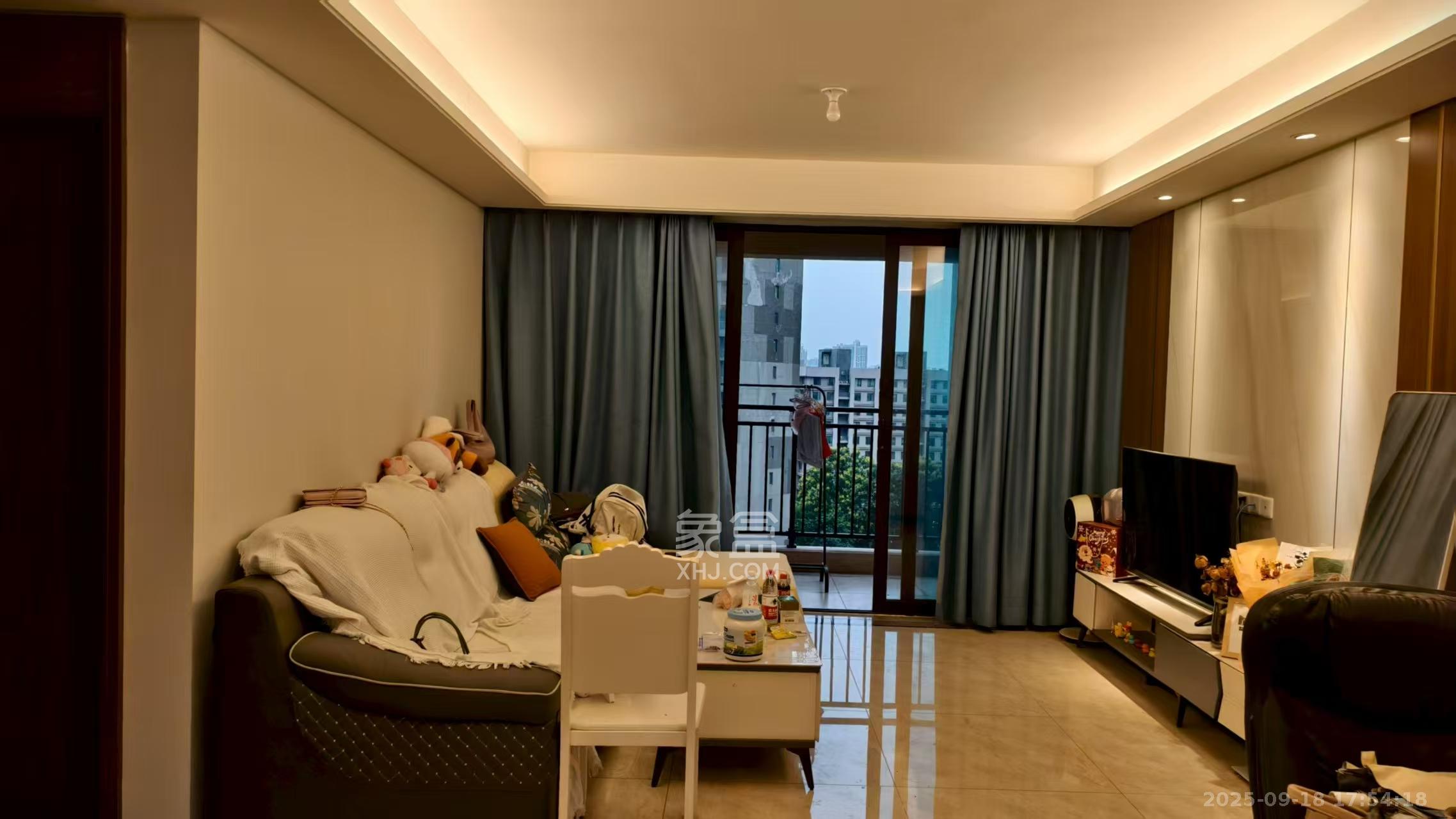 保利茉莉公馆  4室2厅1卫    3500.0元/月室内图