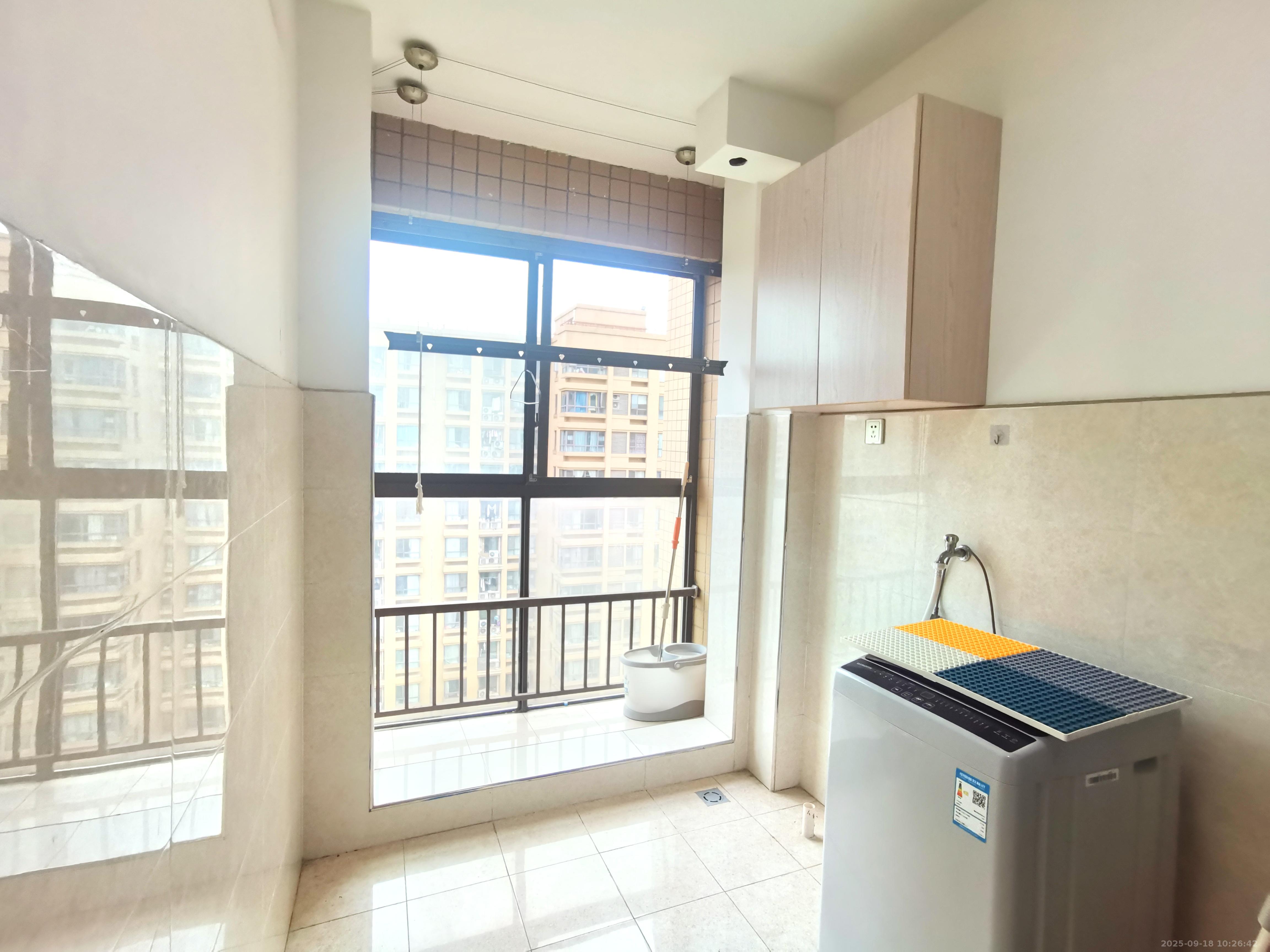 山语城二期 3室2厅1卫 2000.0元/月 山语城二期 3室2厅1卫 2000.0元/月室内图