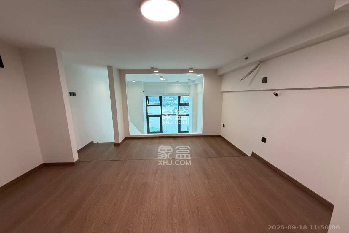 绿地V岛 1室1厅1卫 2500.0元/月 绿地V岛 1室1厅1卫 2500.0元/月室内图