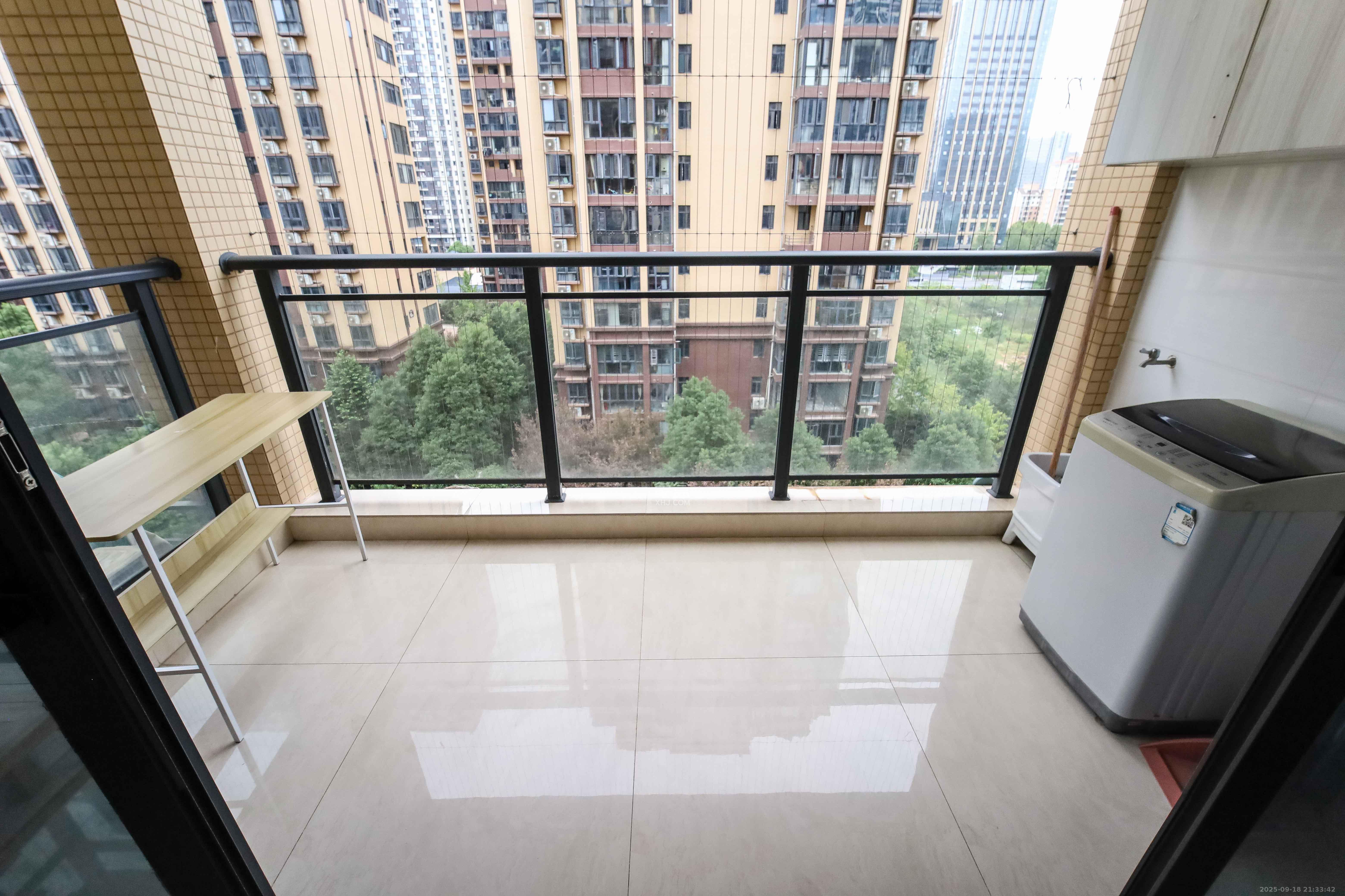 锦湘国际星城四期(金丽苑) 3室2厅2卫 115.0万 锦湘国际星城四期(金丽苑) 3室2厅2卫 115.0万阳台