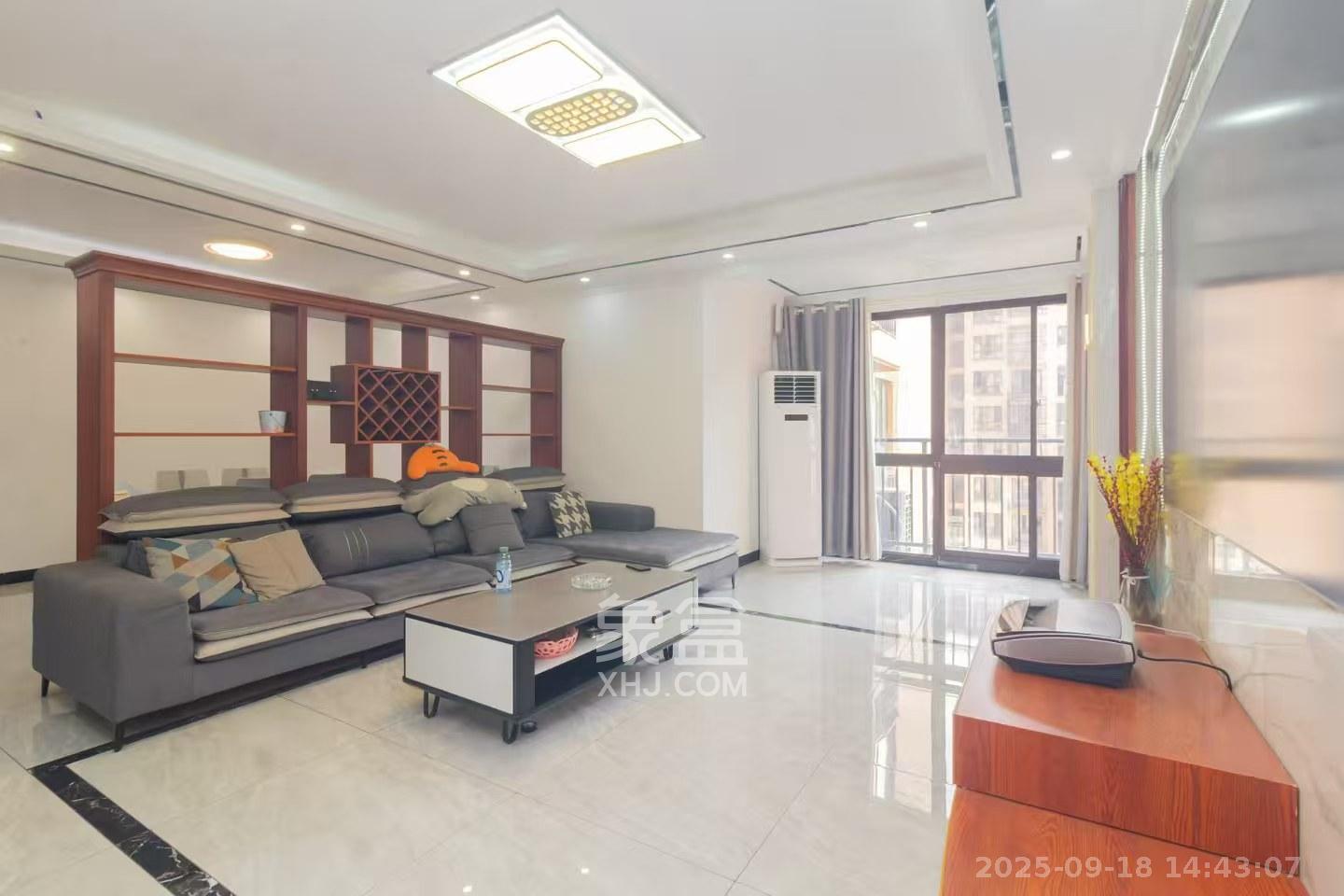 天园假日 3室2厅2卫 2800.0元/月 天园假日 3室2厅2卫 2800.0元/月室内图