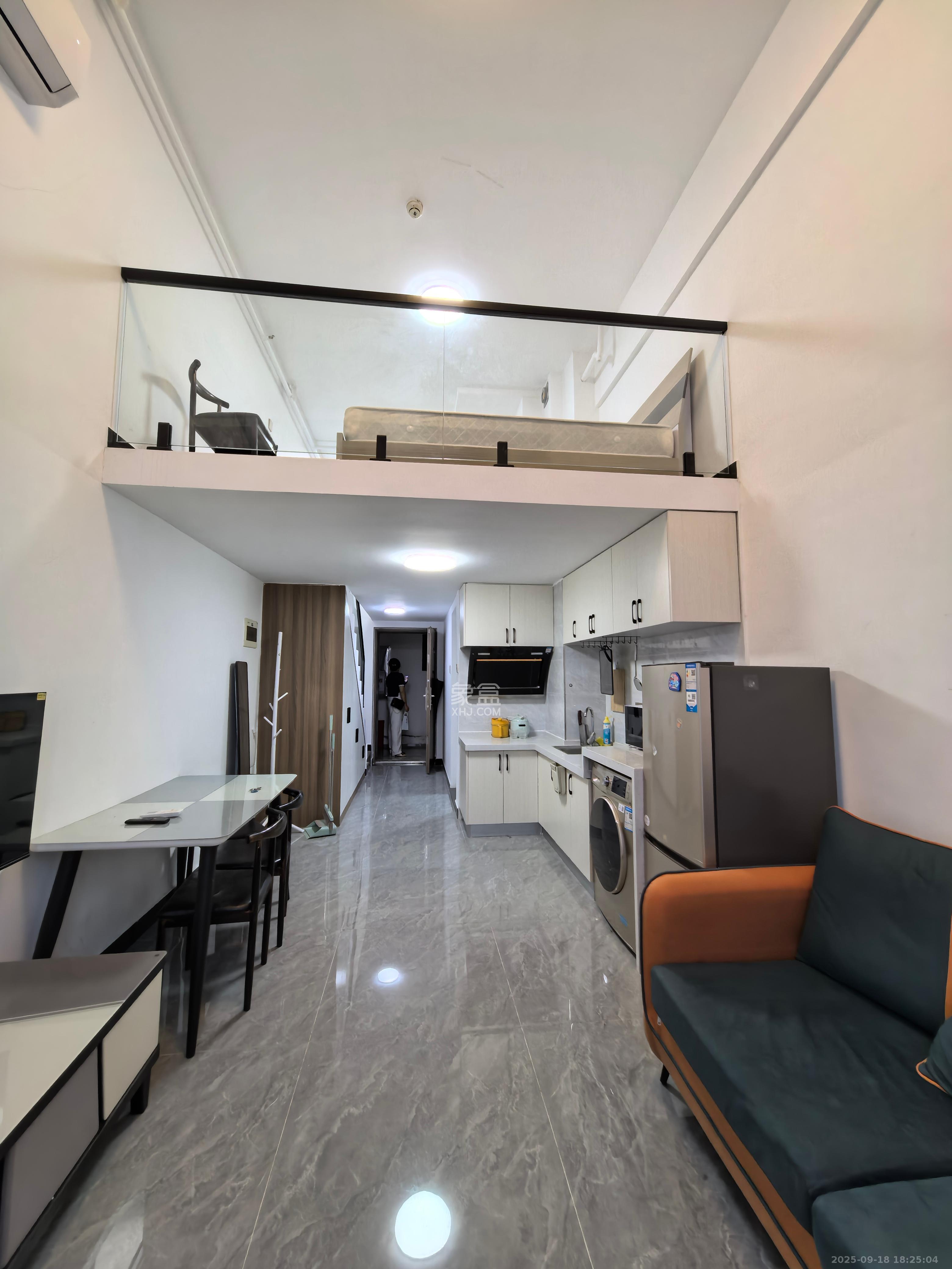 弘坤云寓  1室1厅1卫    2500.0元/月室内图