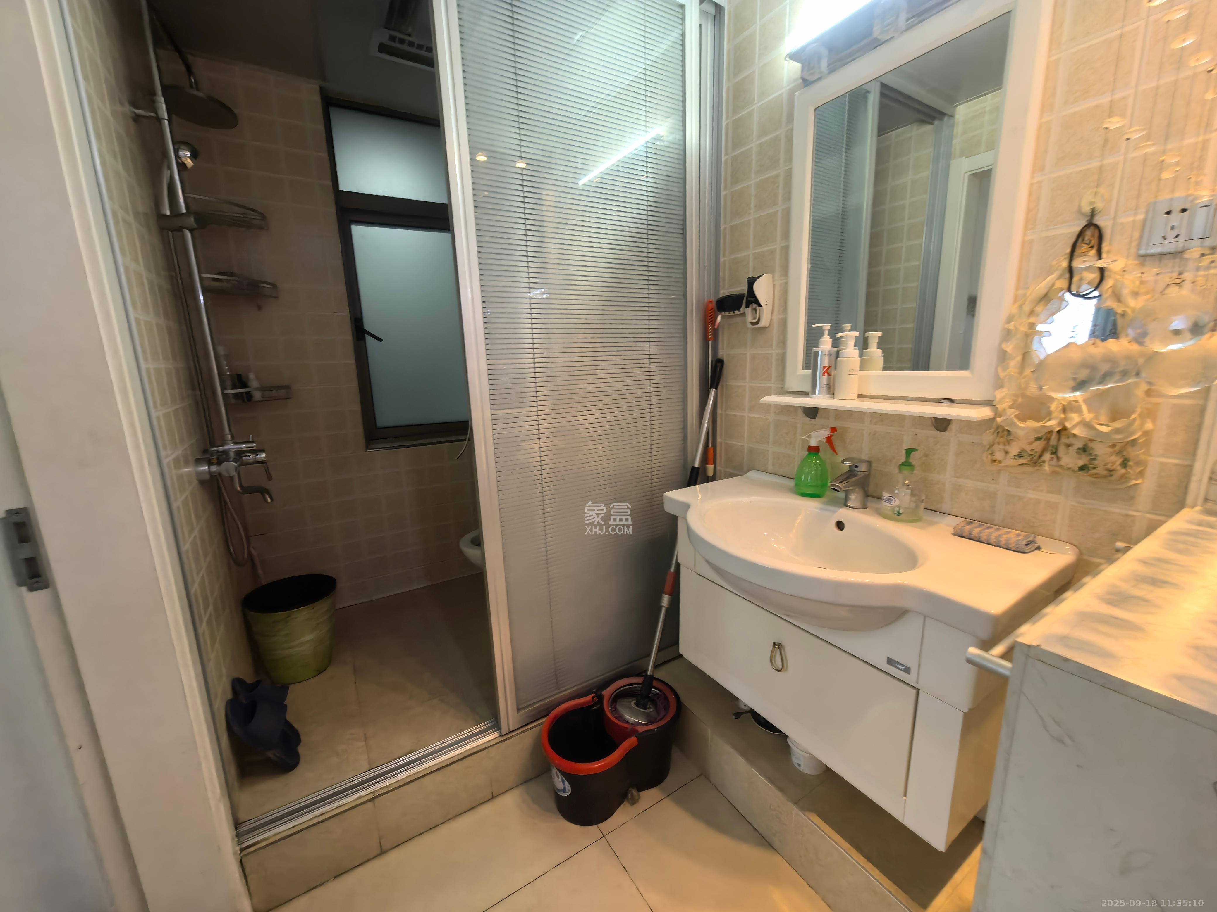 世茂铂翠湾一期  2室2厅1卫    2600.0元/月室内图