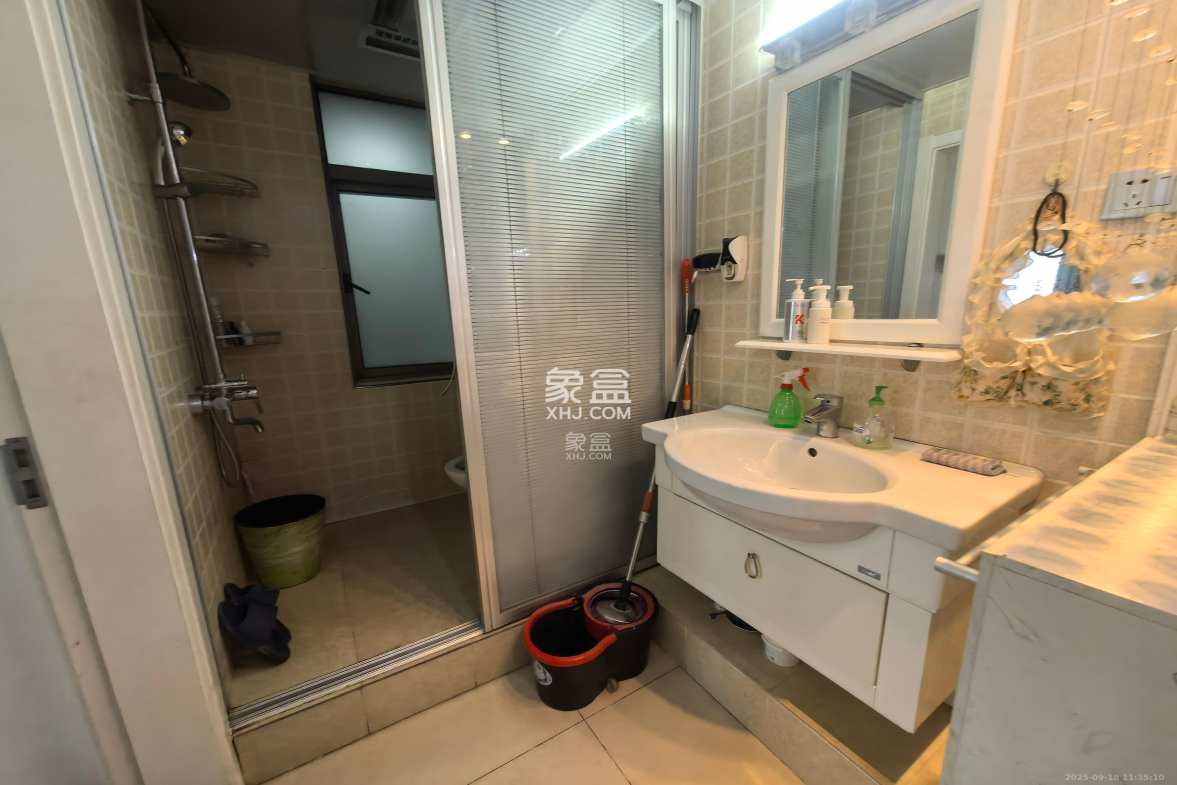 世茂铂翠湾一期 2室2厅1卫 2600.0元/月 世茂铂翠湾一期 2室2厅1卫 2600.0元/月室内图