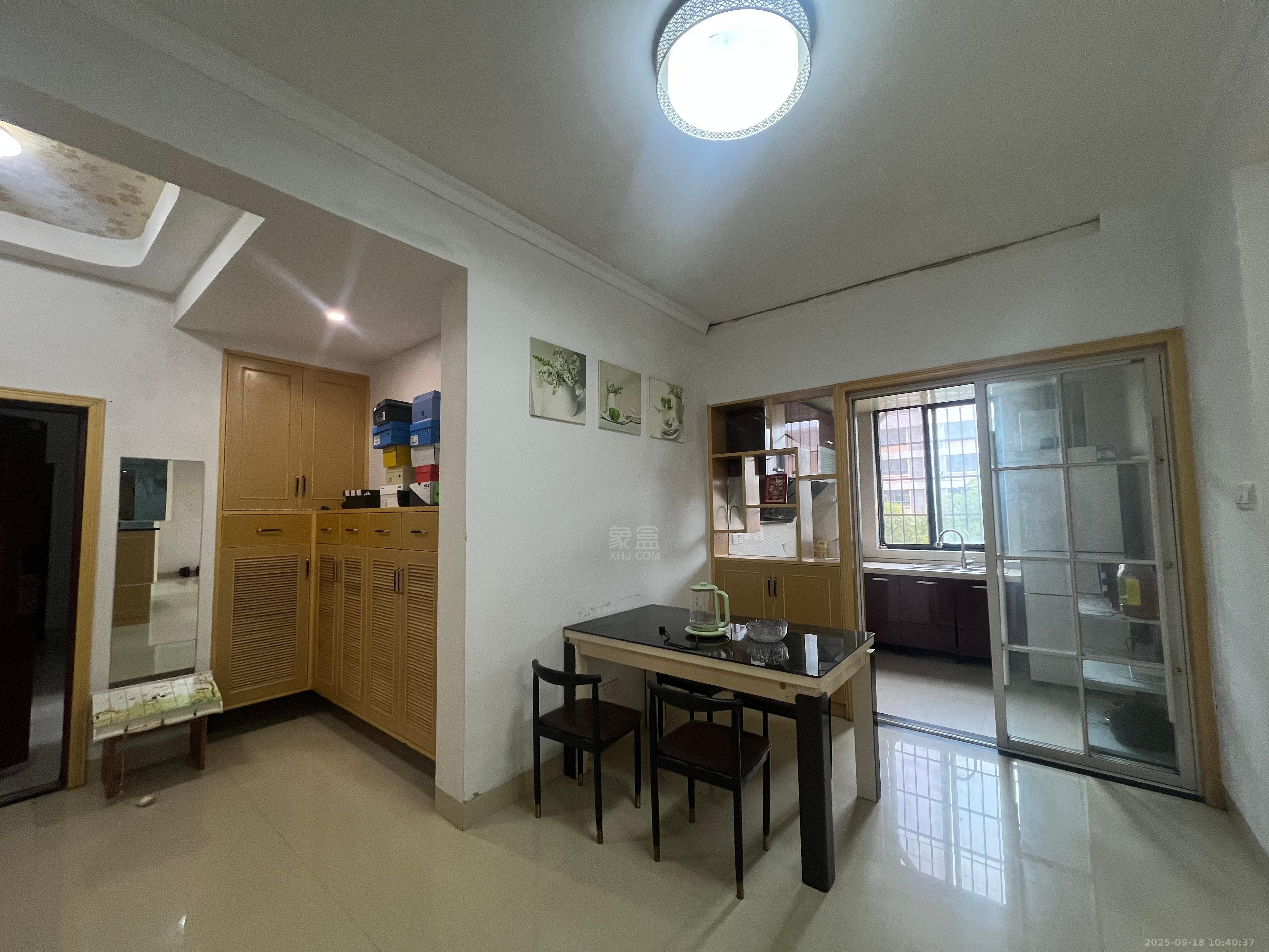 尚格名城香榭丽舍 3室2厅1卫 1800.0元/月 尚格名城香榭丽舍 3室2厅1卫 1800.0元/月室内图