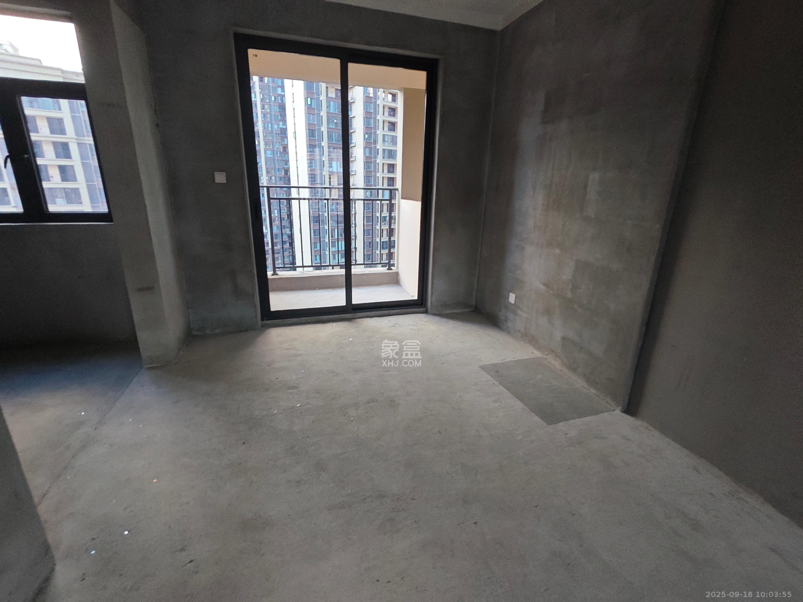 中建钰和城  4室2厅2卫    1500.0元/月室内图