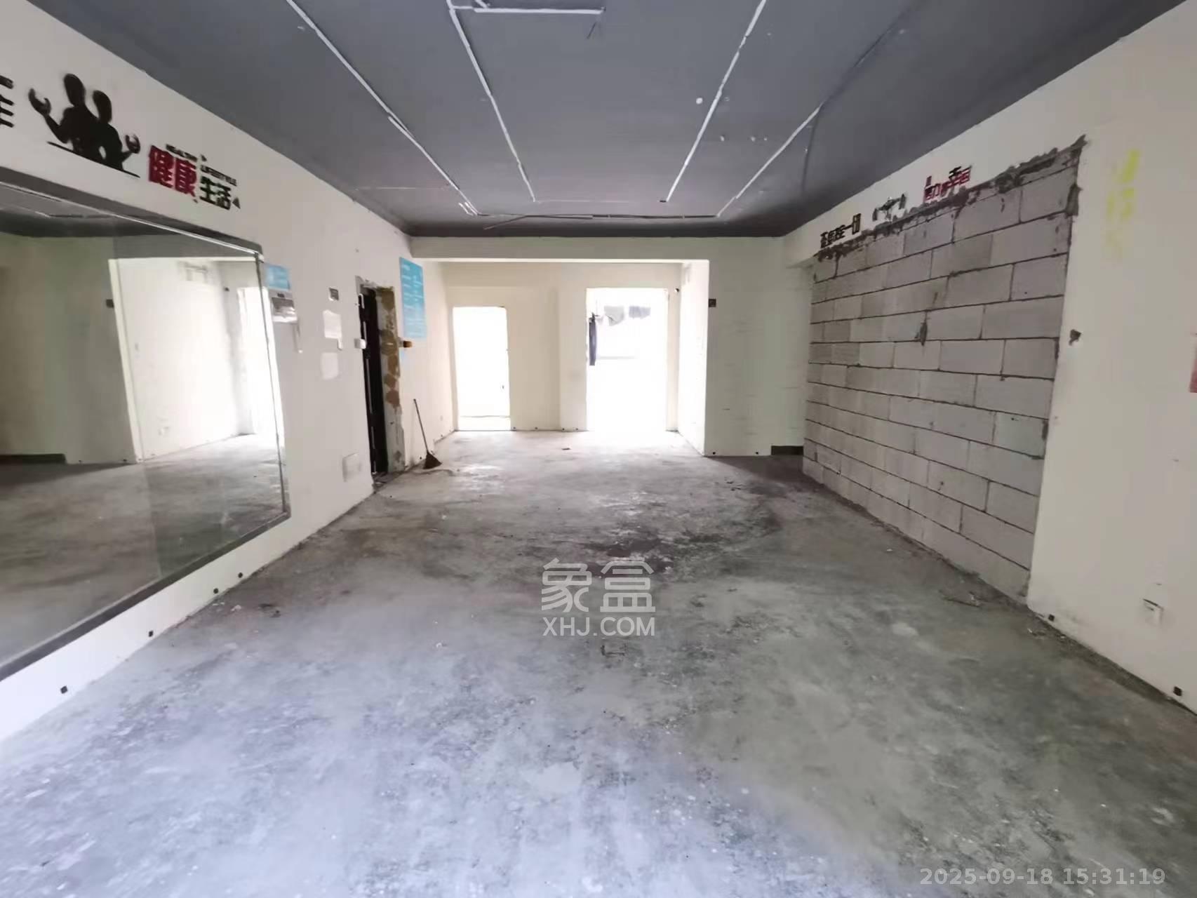 银港水晶城  4室2厅2卫   2500.00元/月