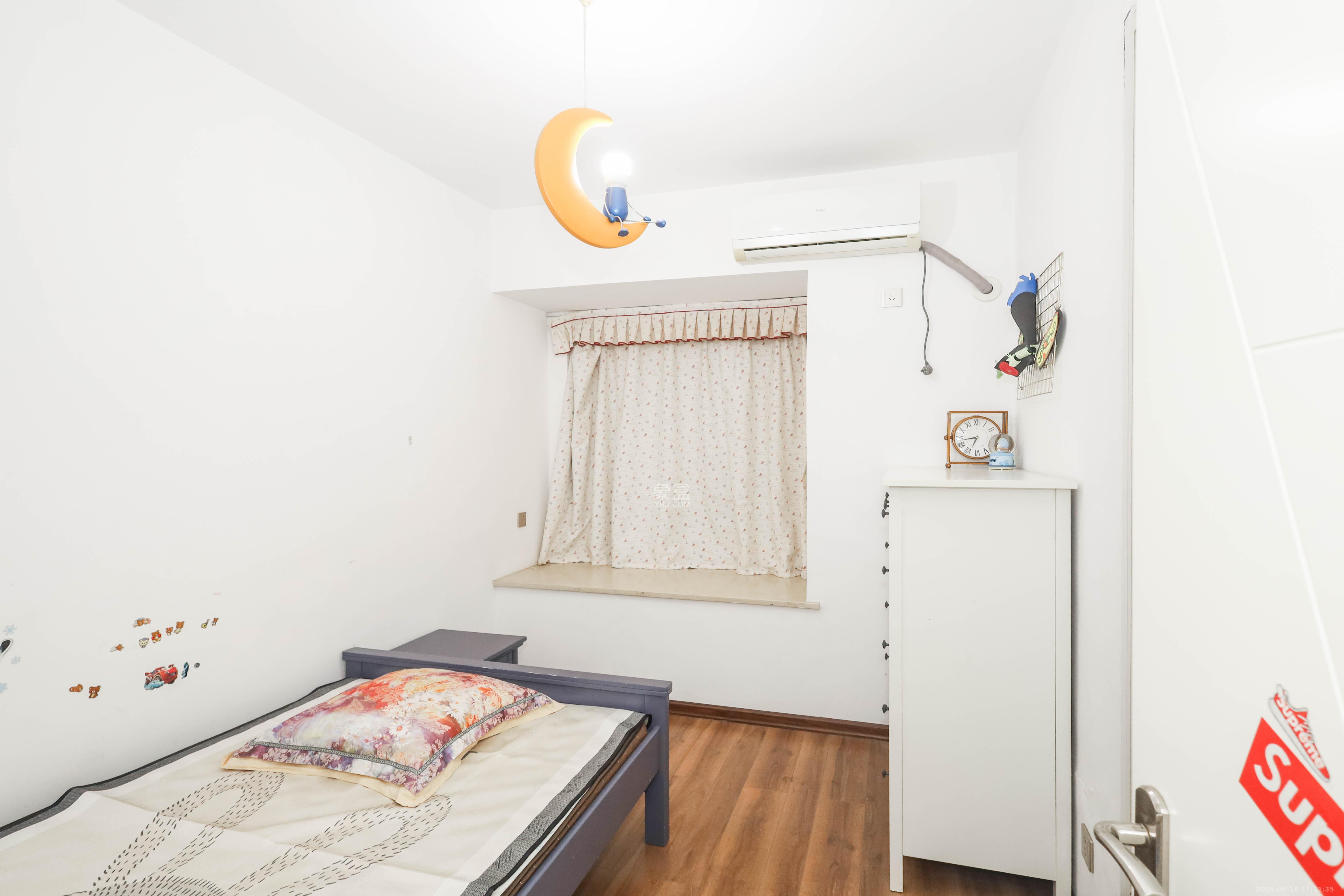 保利麓谷林语E区 3室2厅1卫 87.8万 保利麓谷林语E区 3室2厅1卫 87.8万卧室