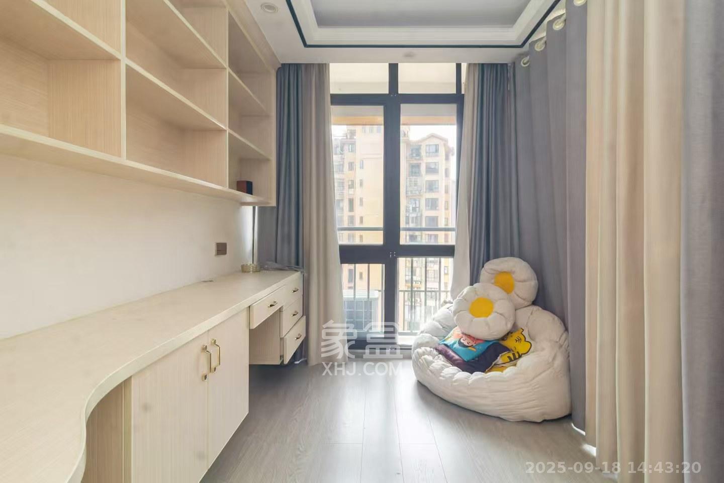 天园假日 3室2厅2卫 2800.0元/月 天园假日 3室2厅2卫 2800.0元/月室内图