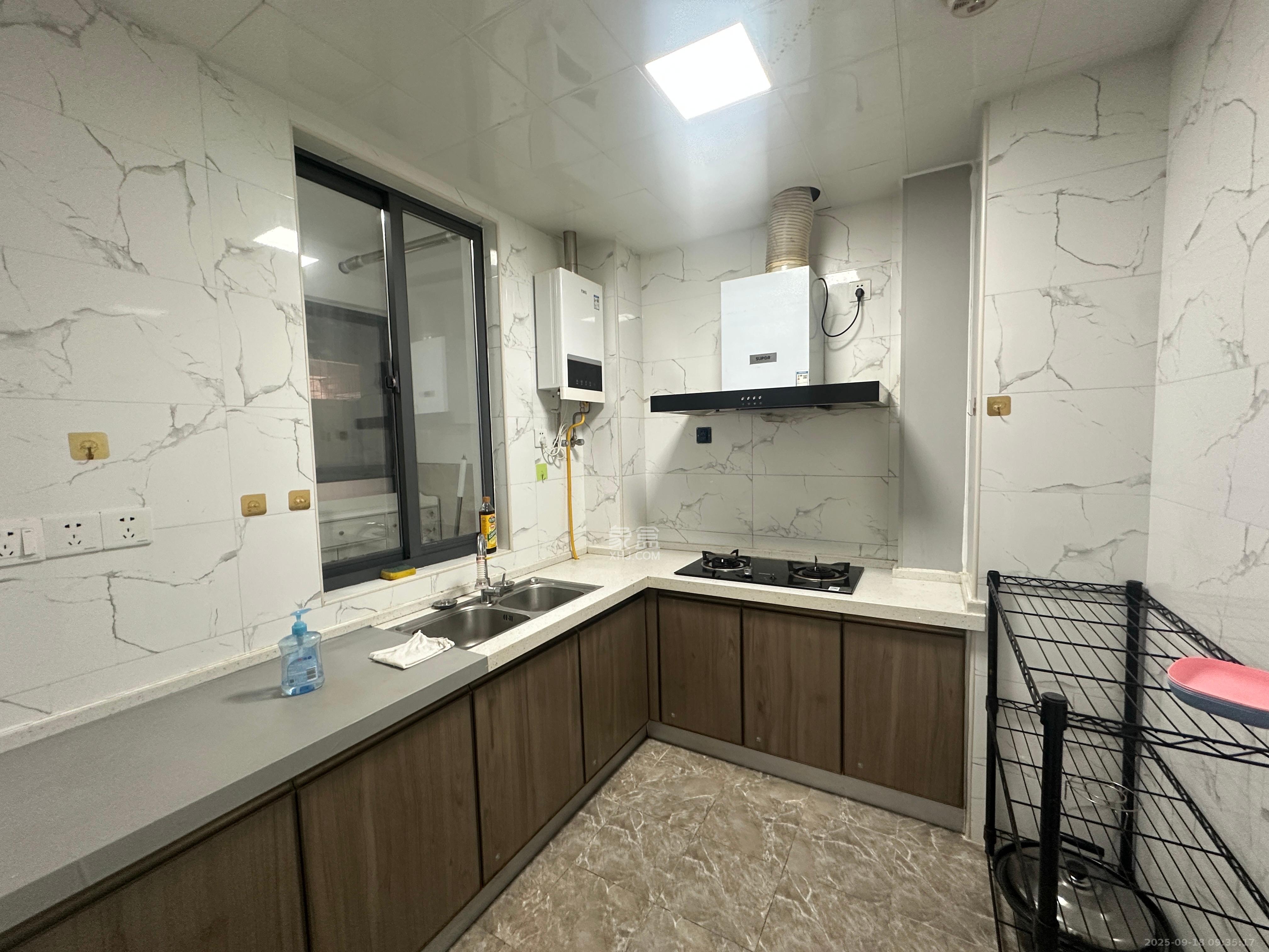 半山壹号 3室2厅2卫 3000.0元/月 半山壹号 3室2厅2卫 3000.0元/月室内图