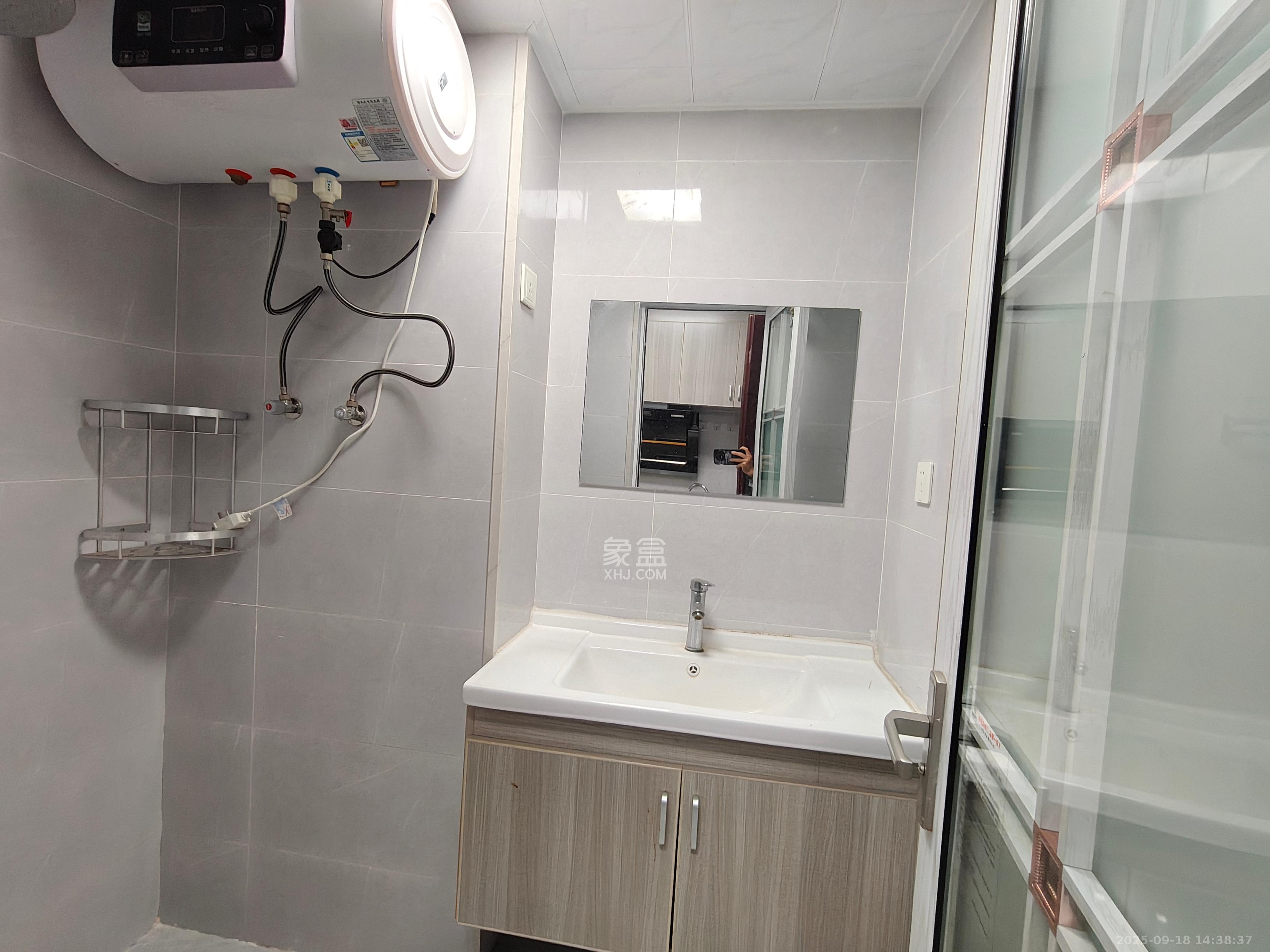 中海新城熙岸（中信新城五期）  1室1厅1卫    1300.0元/月室内图