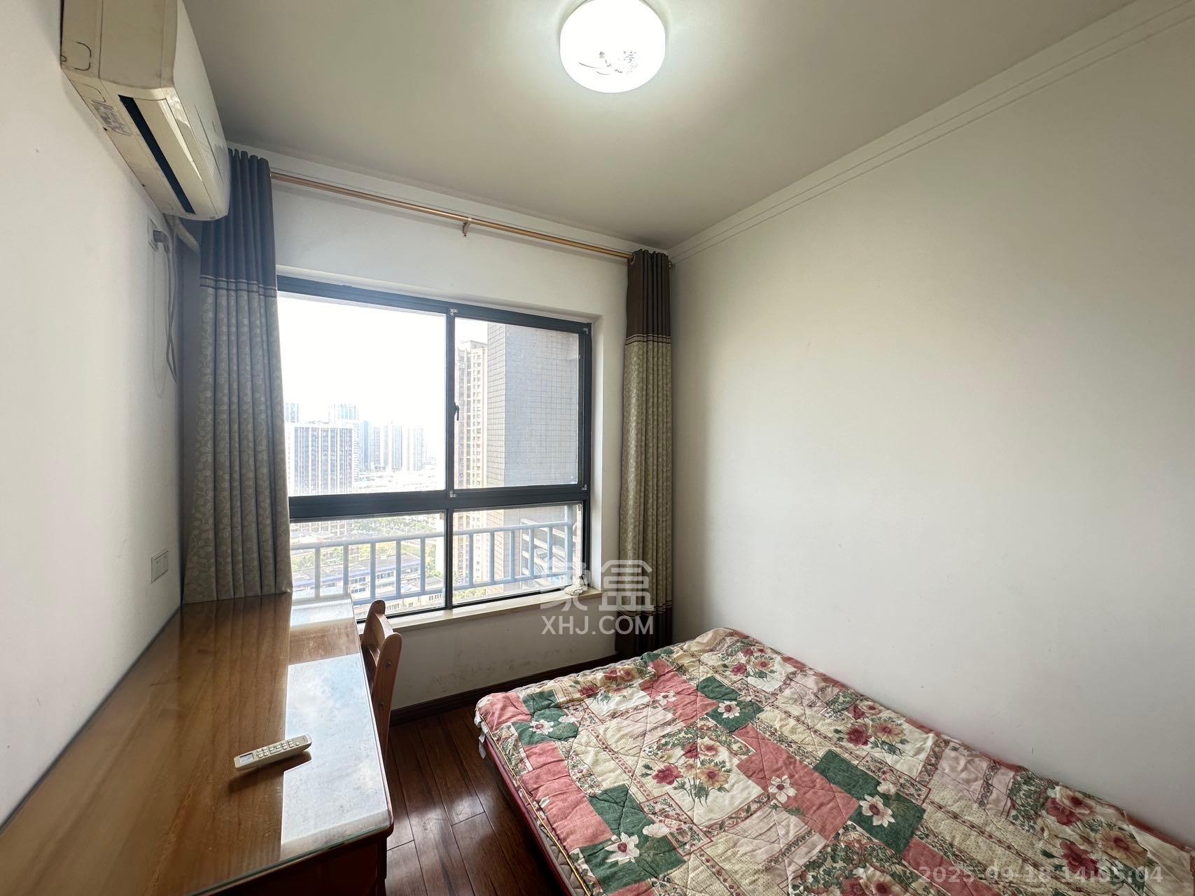 香樟兰亭(朗峰苑) 3室2厅1卫 2400.0元/月 香樟兰亭(朗峰苑) 3室2厅1卫 2400.0元/月室内图