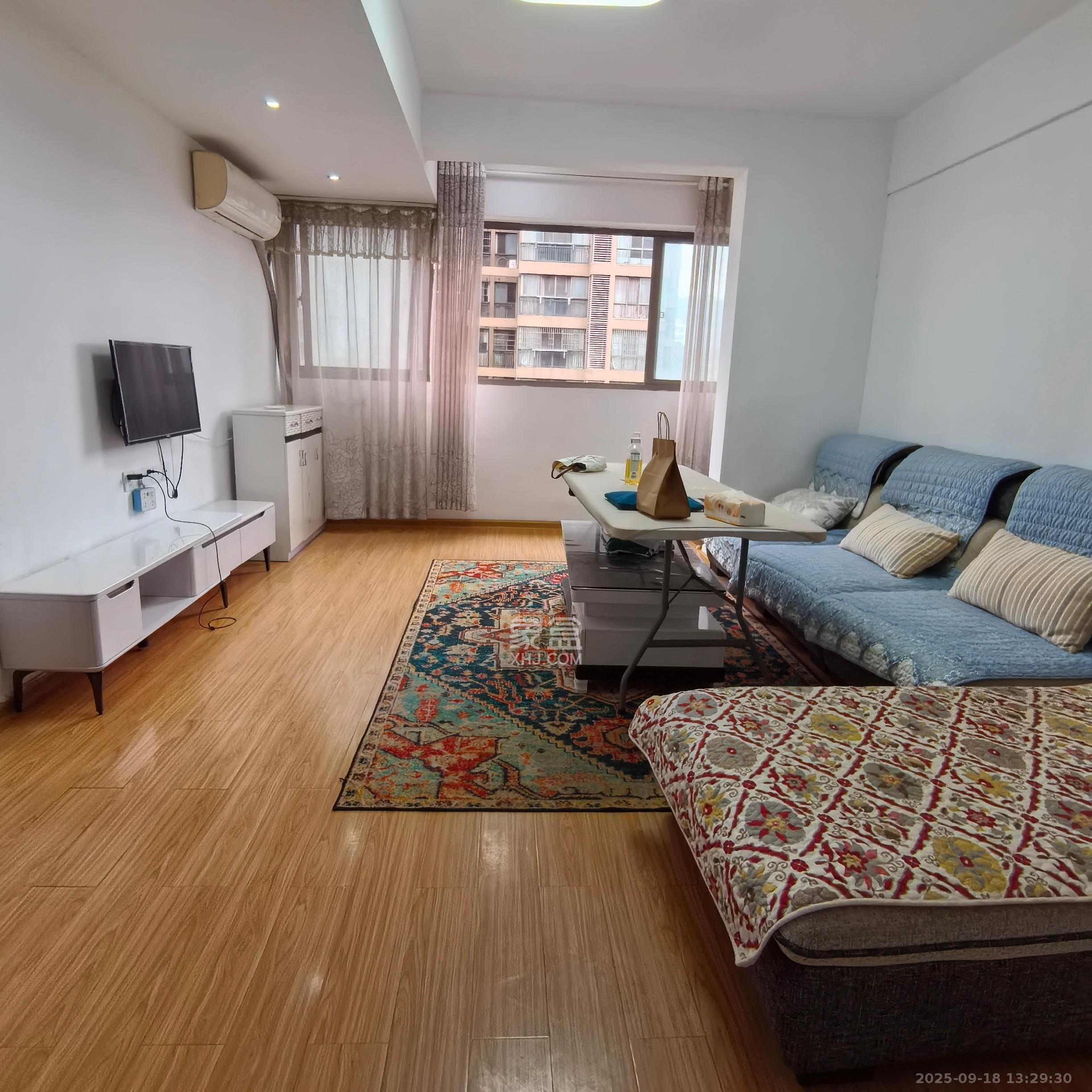 阳光晶城  2室2厅1卫    1900.0元/月室内图