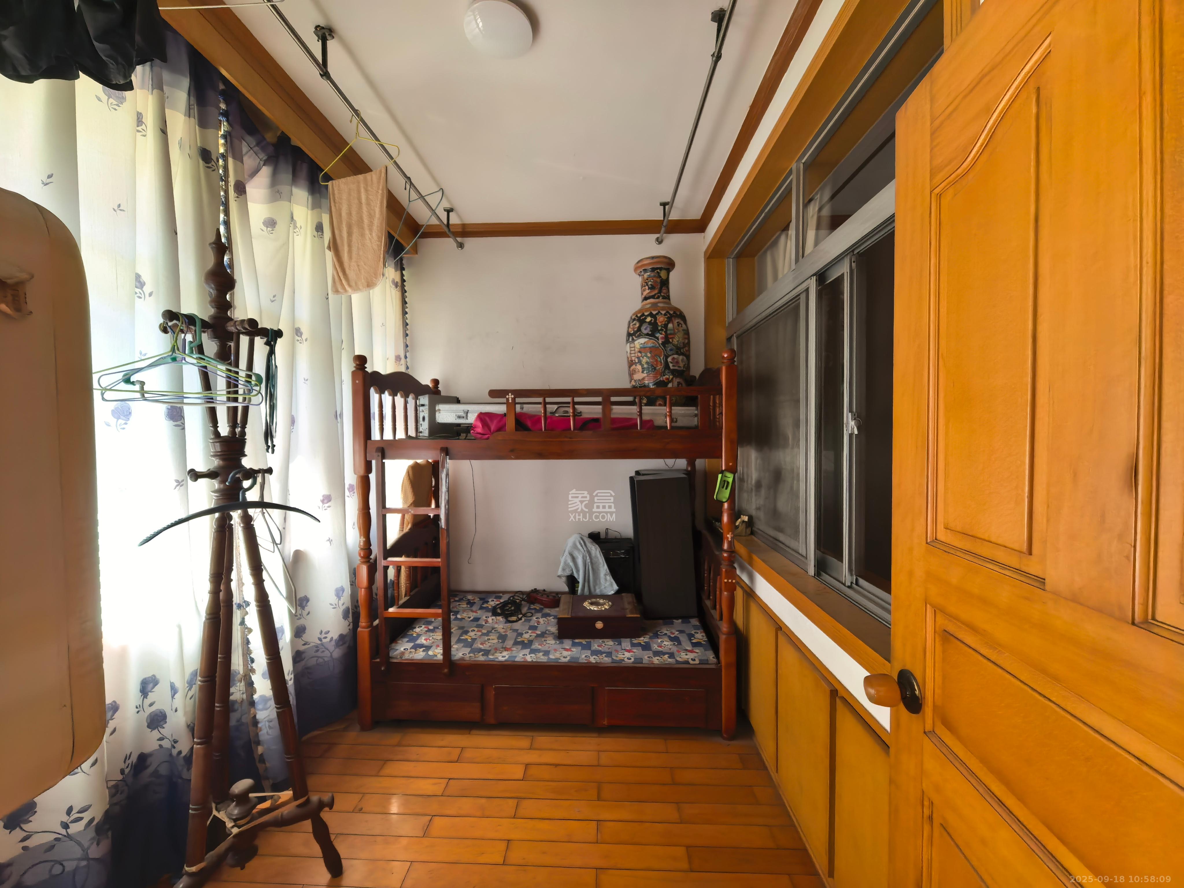 芙蓉区国土局单位房 4室2厅2卫 2800.0元/月 芙蓉区国土局单位房 4室2厅2卫 2800.0元/月室内图