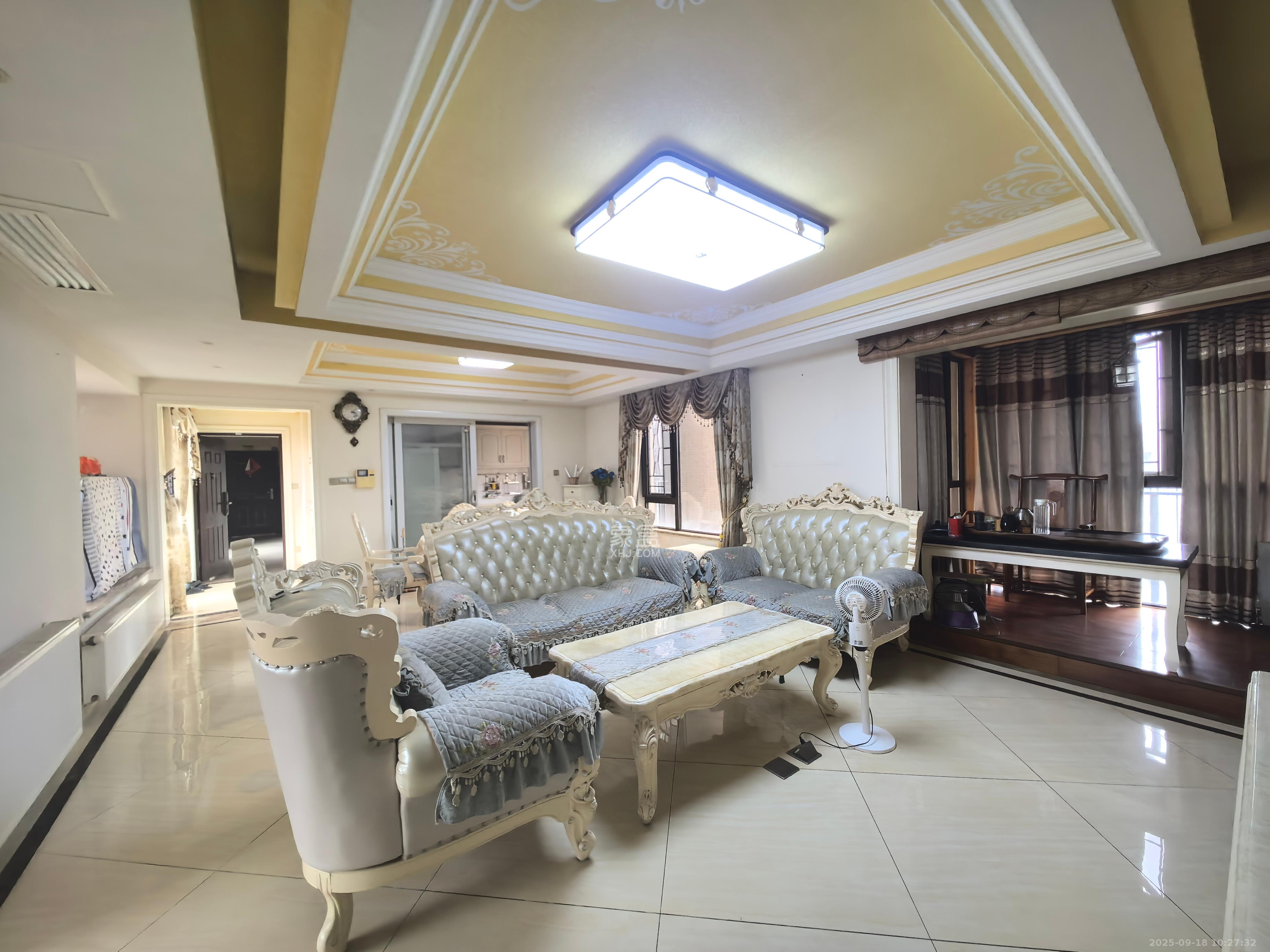 华润凤凰城三期  4室2厅1卫    3380.0元/月 华润凤凰城三期  4室2厅1卫    3380.0元/月