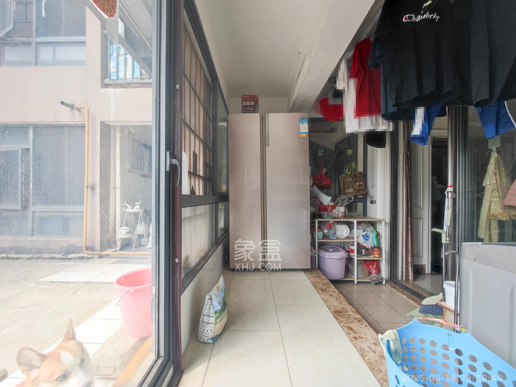 潇湘名城(新里程潇湘名城) 4室2厅2卫 142.0万 潇湘名城(新里程潇湘名城) 4室2厅2卫 142.0万阳台