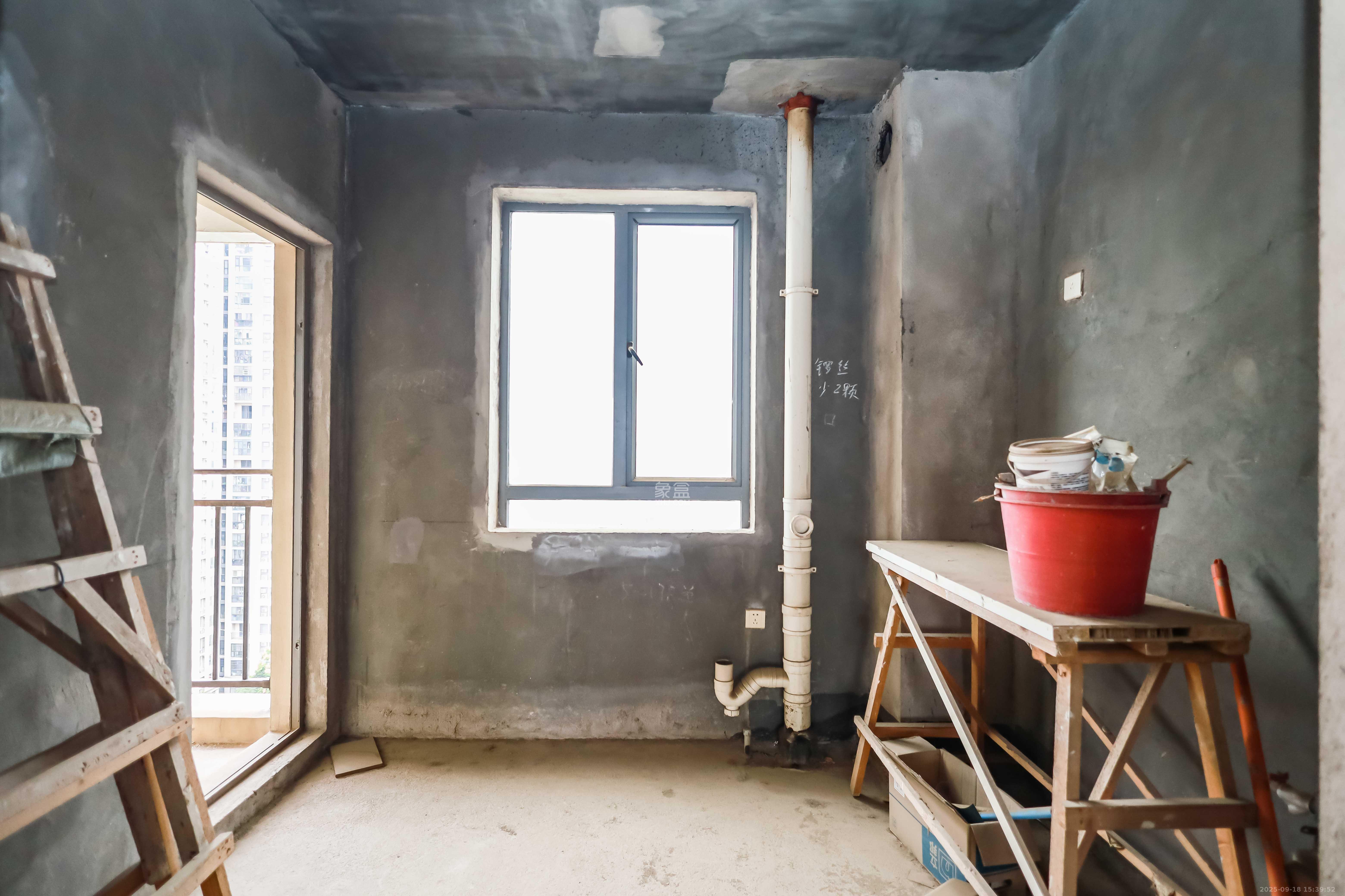 卓越蔚蓝海岸二期  3室2厅2卫    130.0万厨房