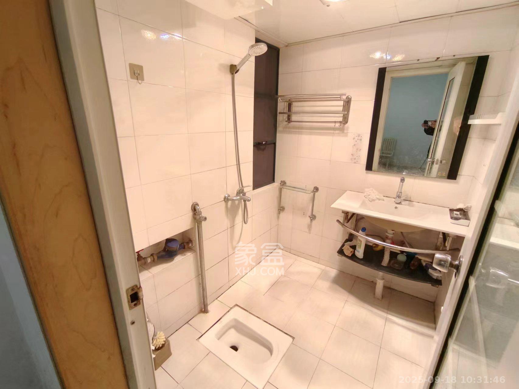 东方新城 2室2厅1卫 2300.0元/月 东方新城 2室2厅1卫 2300.0元/月室内图