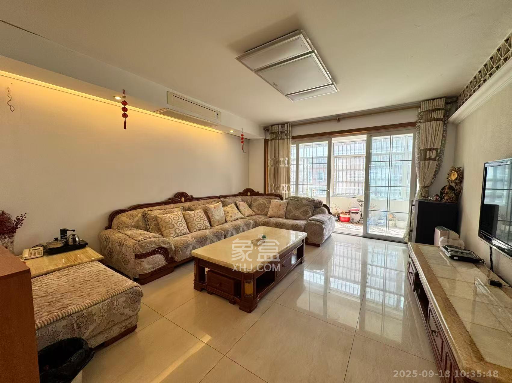 湘林家园(湘林小区电梯房)  3室2厅2卫    3200.0元/月 湘林家园(湘林小区电梯房)  3室2厅2卫    3200.0元/月