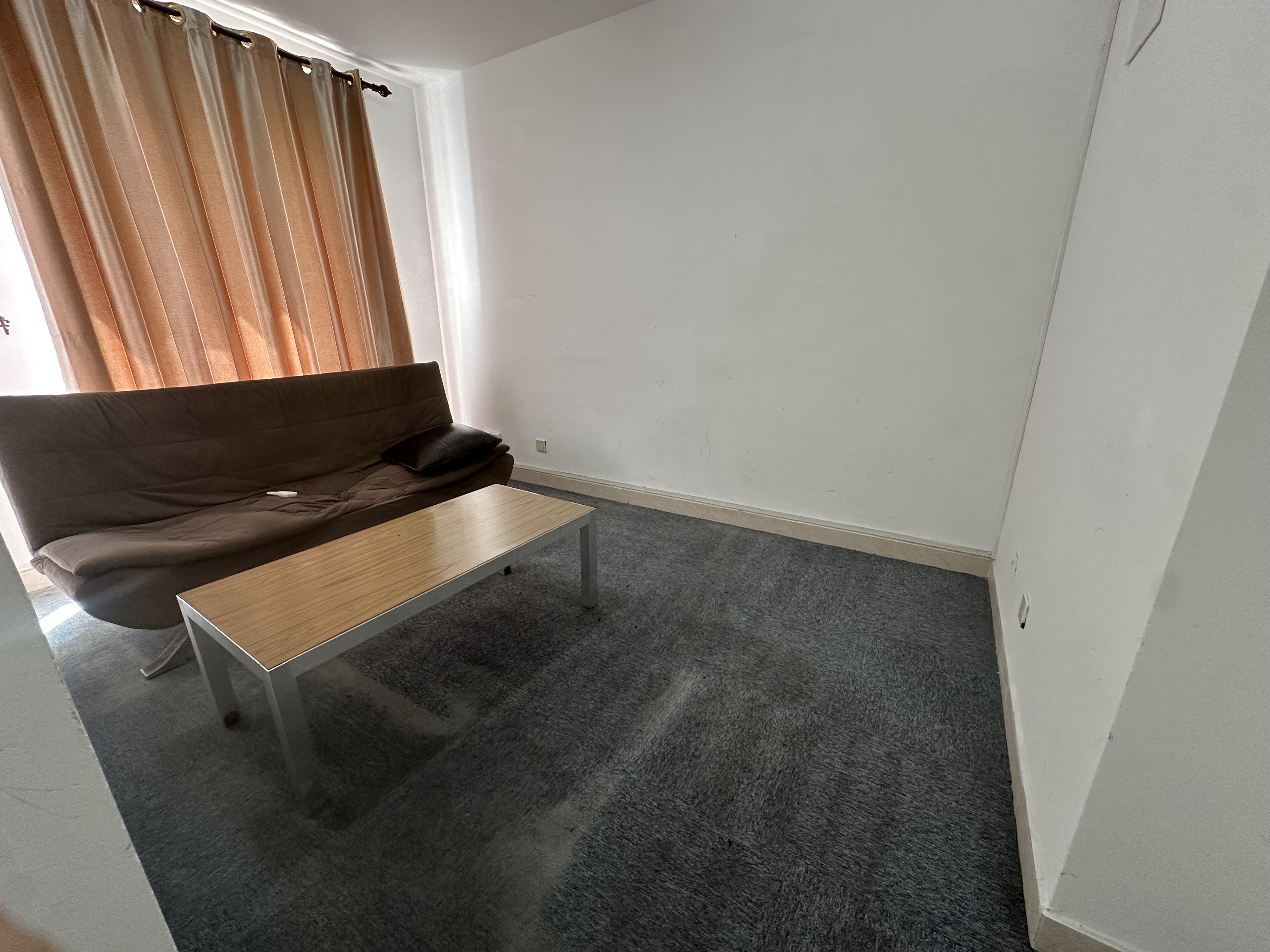 中盐大厦  3室2厅2卫    3500.0元/月室内图