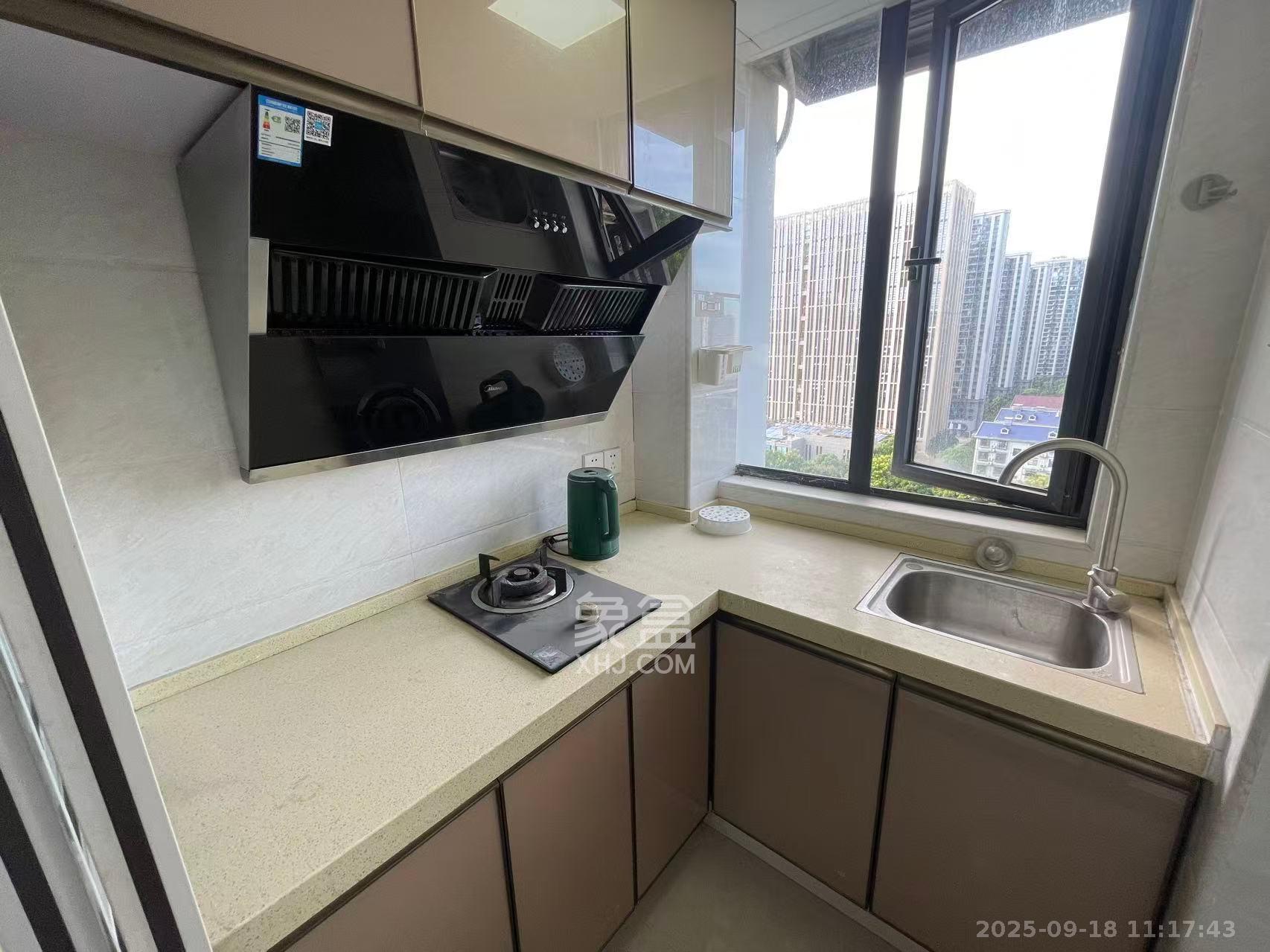 欧亚达国际广场  1室1厅1卫    1300.0元/月室内图