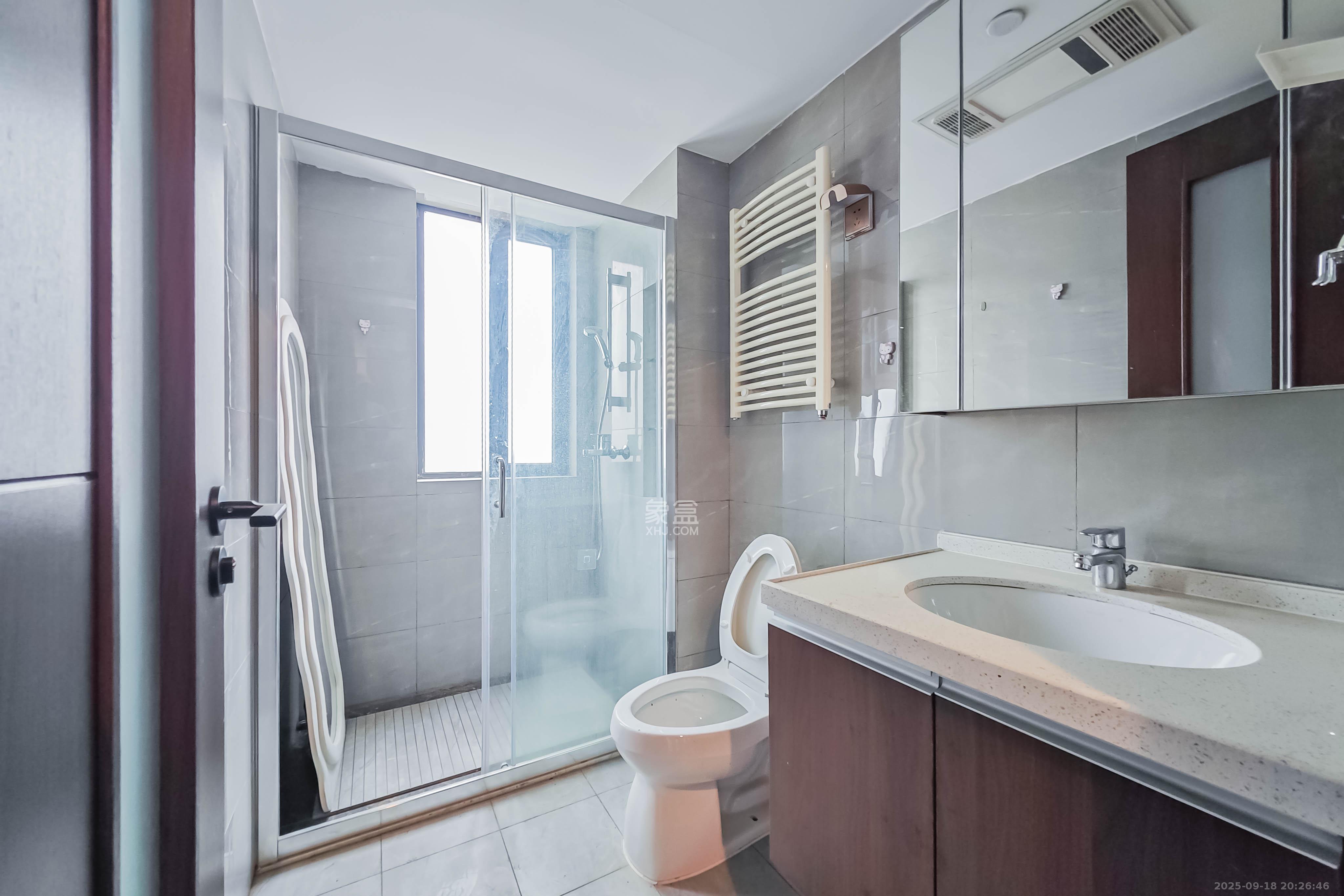 绿地长沙城际空间站（柏仕佳苑）  3室1厅2卫    160.0万卫生间