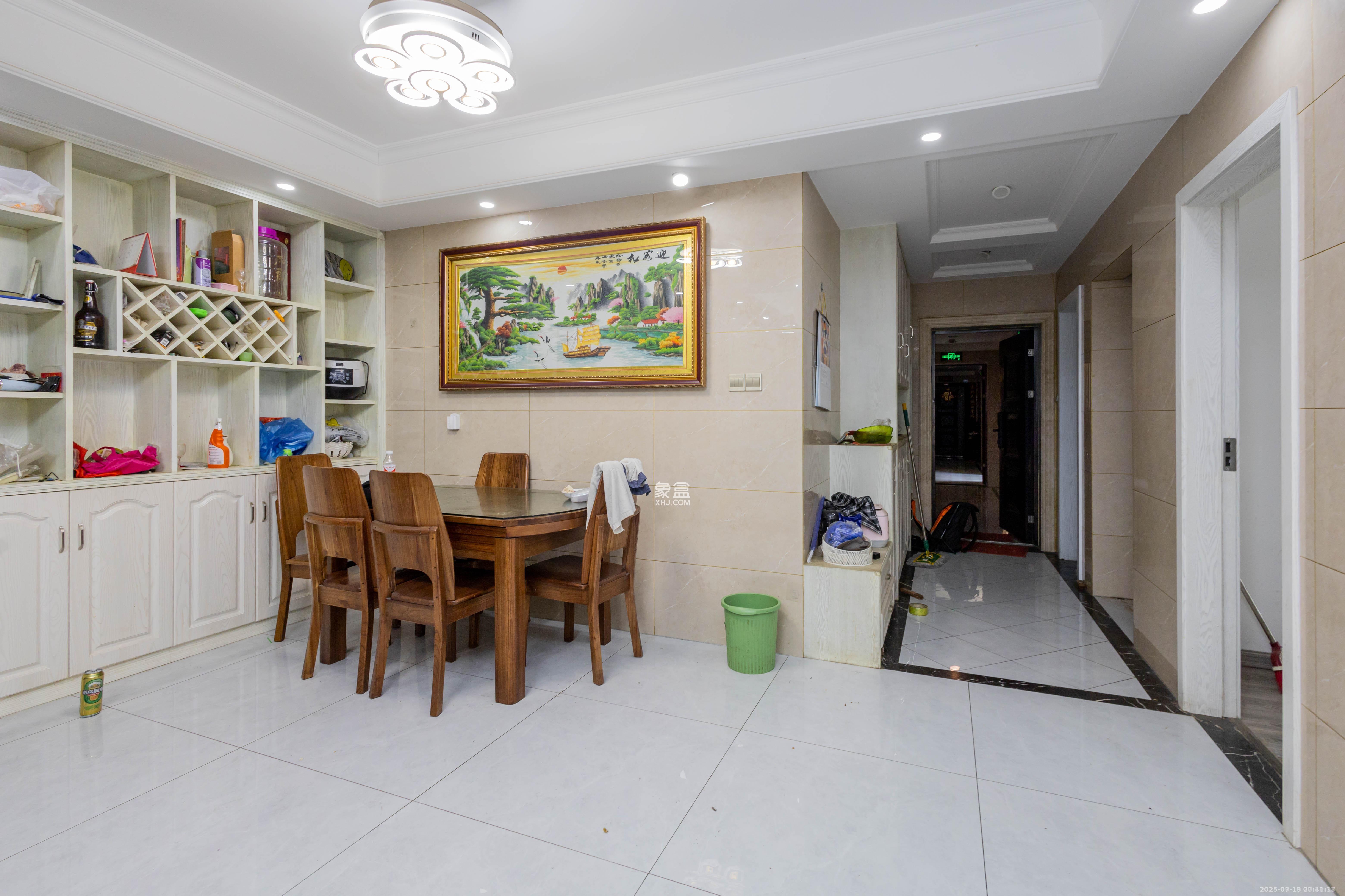 爵世名邸东湖（东湖壹号企业总部基地）  4室1厅2卫    3200.0元/月室内图