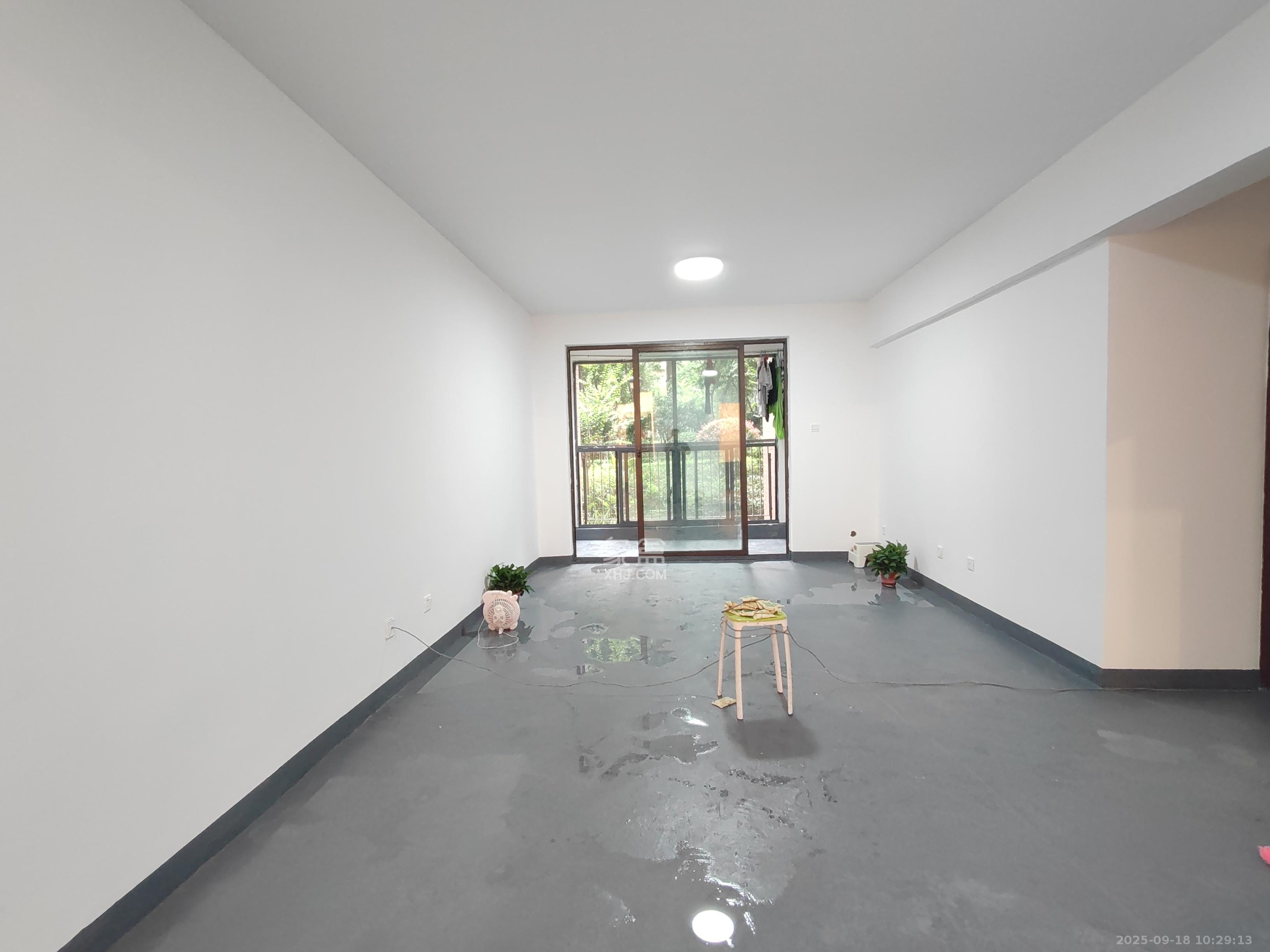 华润凤凰城三期 3室2厅1卫 1100.0元/月 华润凤凰城三期 3室2厅1卫 1100.0元/月室内图