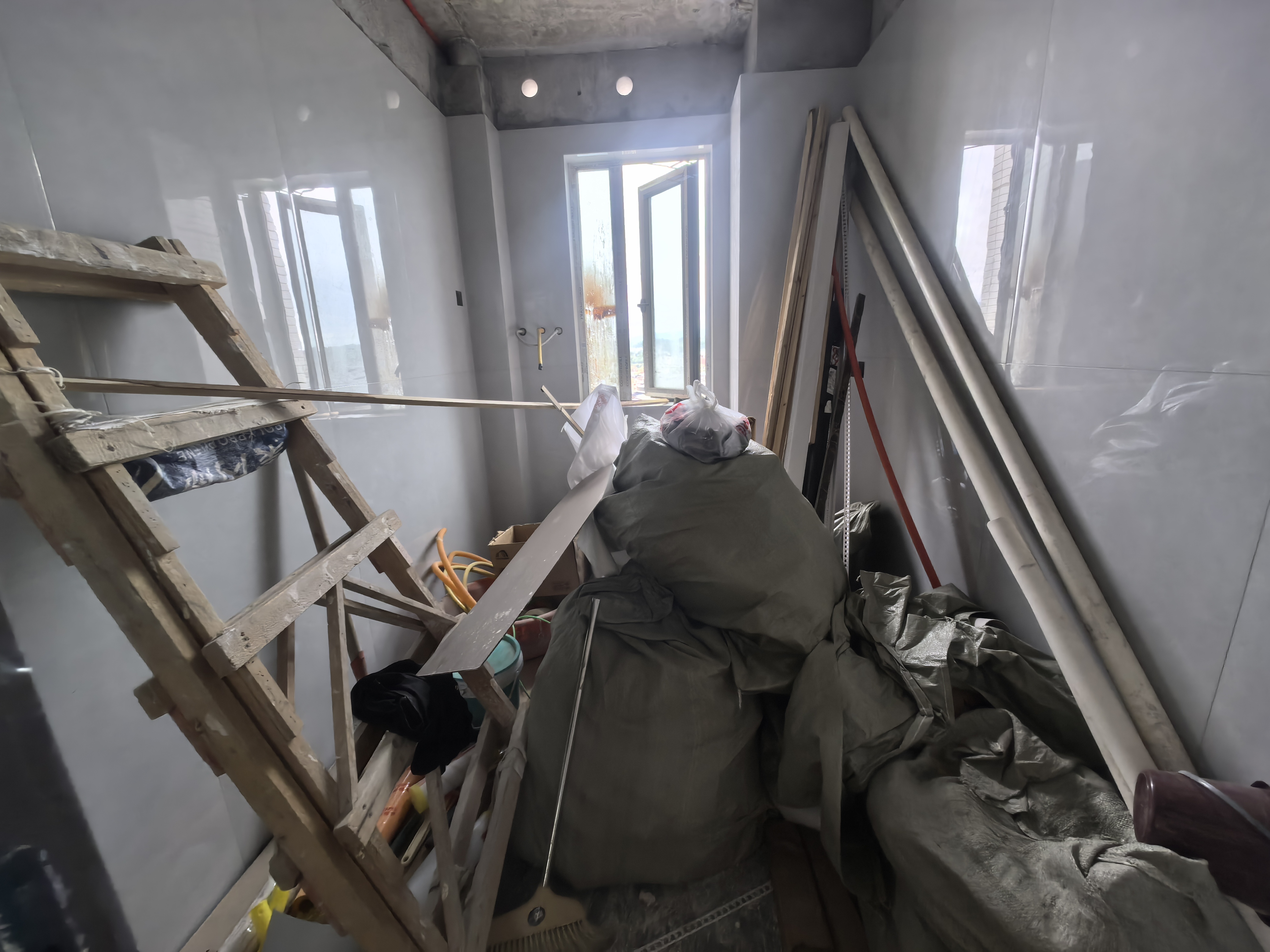 南城金座  4室2厅2卫    2500.0元/月室内图