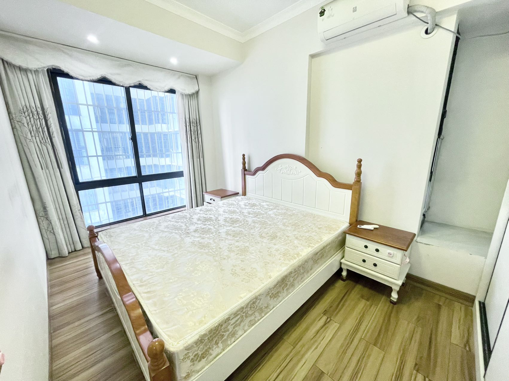 蓝海瑞园 3室2厅1卫 2600.0元/月 蓝海瑞园 3室2厅1卫 2600.0元/月室内图