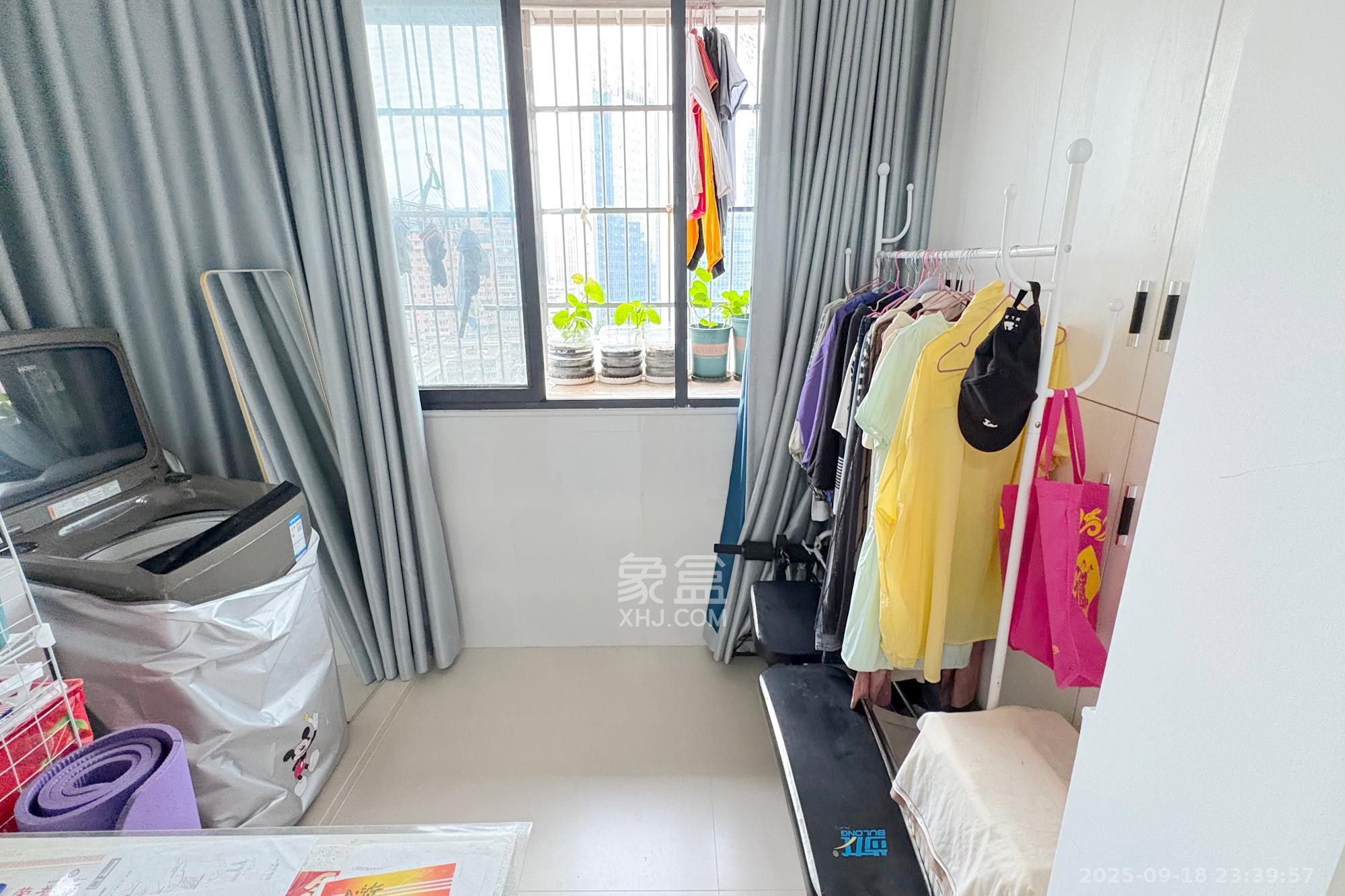 富华大厦 3室2厅1卫 120.0万 富华大厦 3室2厅1卫 120.0万阳台