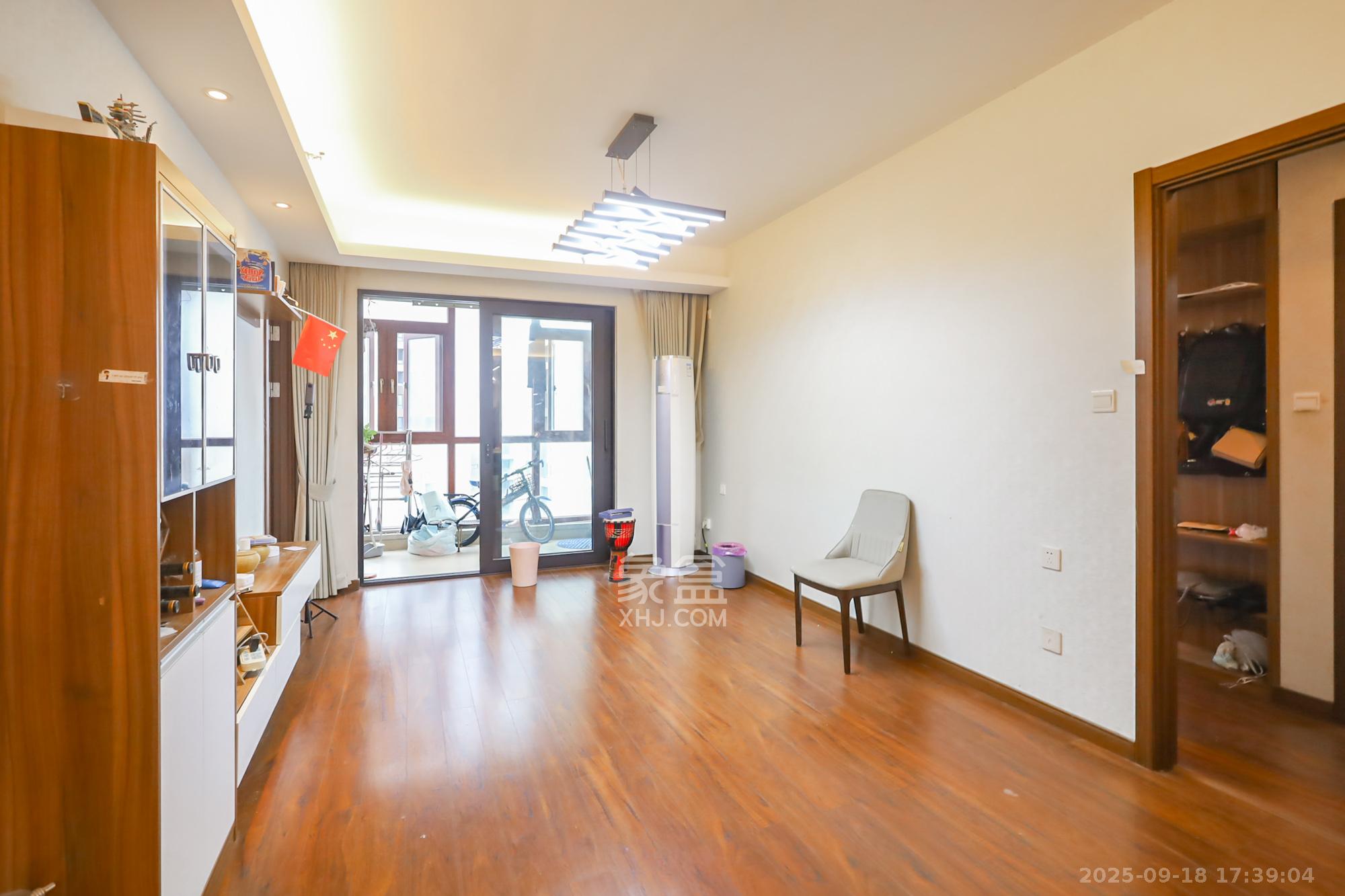 万科里金域国际 3室2厅2卫 165.0万 万科里金域国际 3室2厅2卫 165.0万客厅