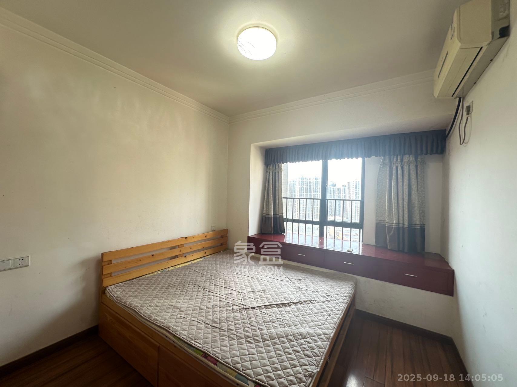 香樟兰亭（朗峰苑）  3室2厅1卫    2400.0元/月室内图